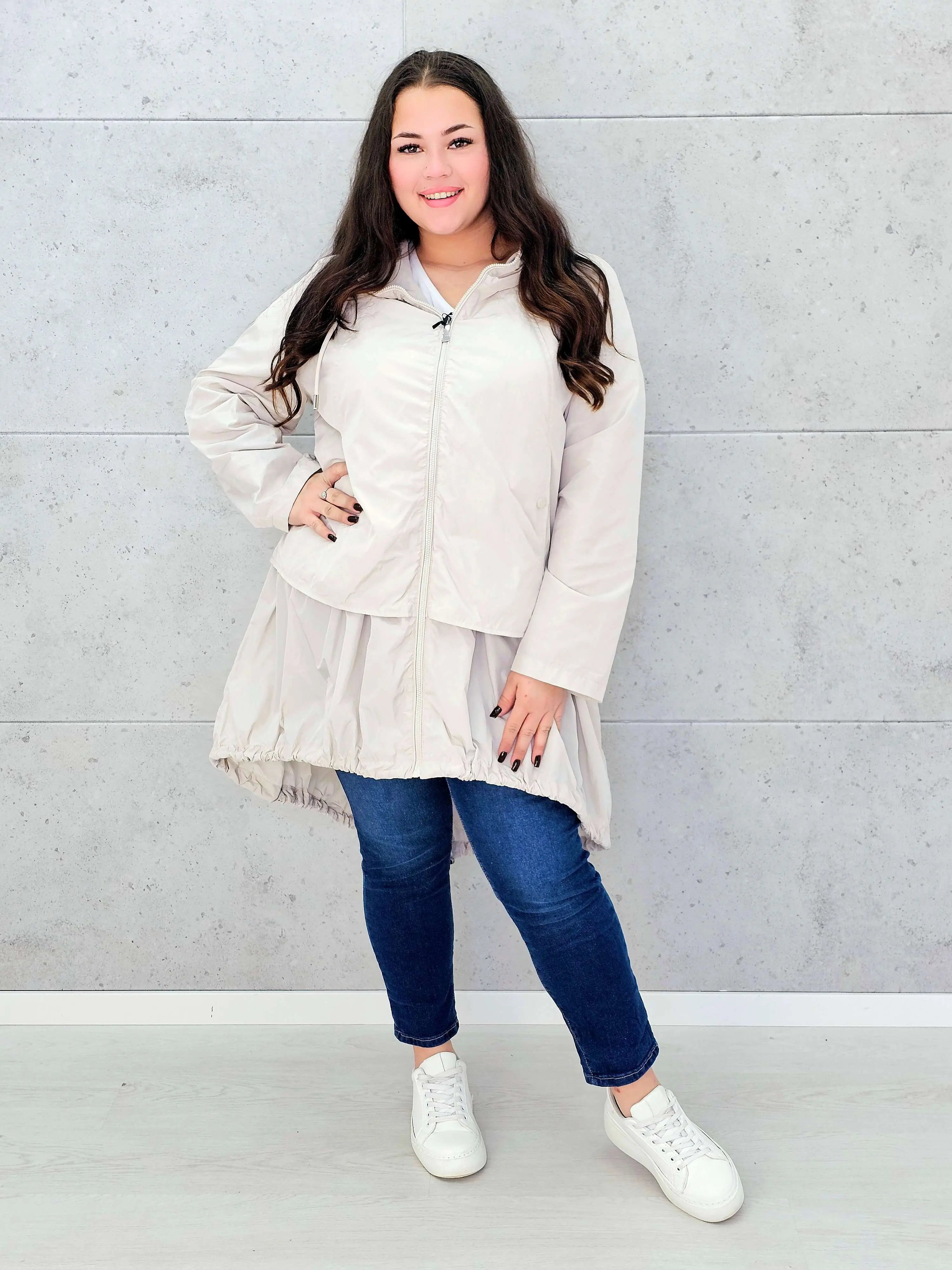 Kurtka damska parka plus size – asymetryczna lekkość i nowoczesny styl plus size Stylowa XL