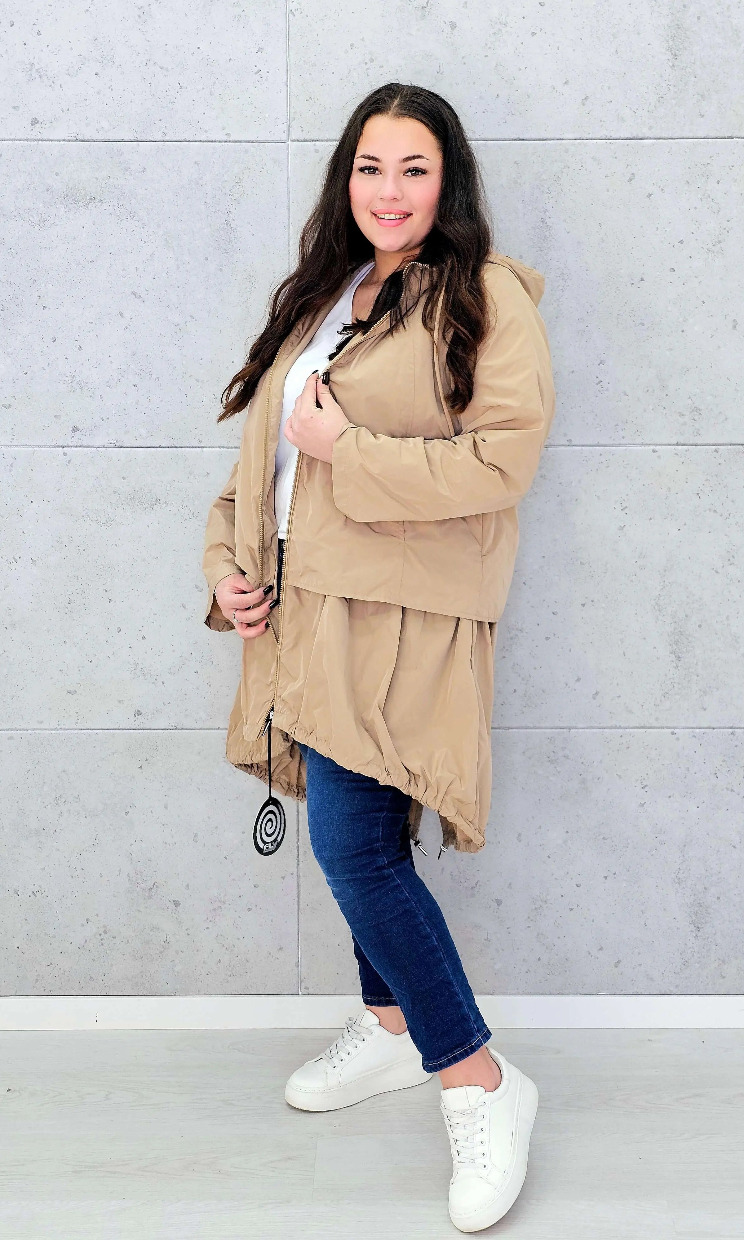 Kurtka damska parka plus size – asymetryczna lekkość i nowoczesny styl plus size Stylowa XL