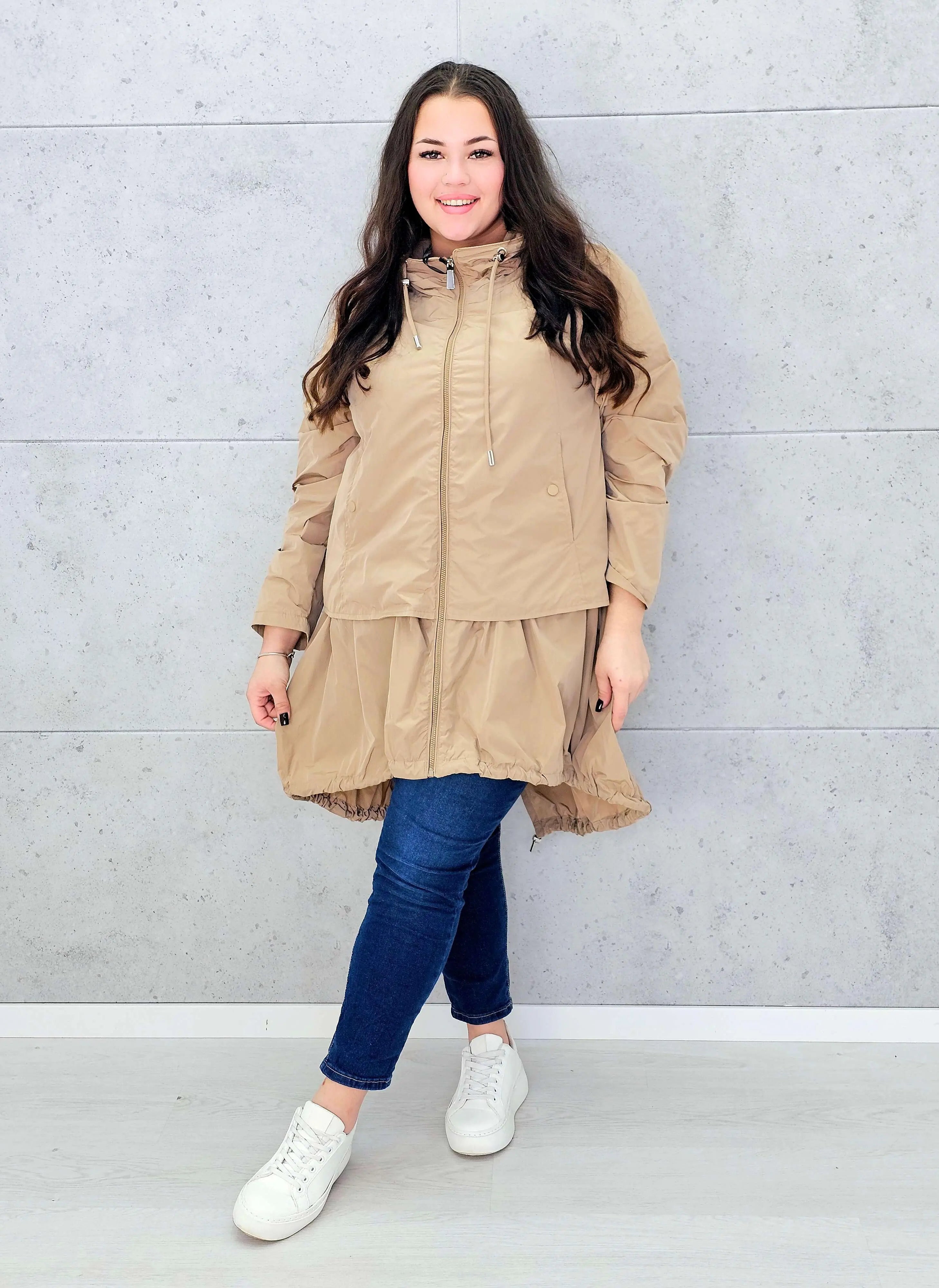 Kurtka damska parka plus size – asymetryczna lekkość i nowoczesny styl plus size Stylowa XL