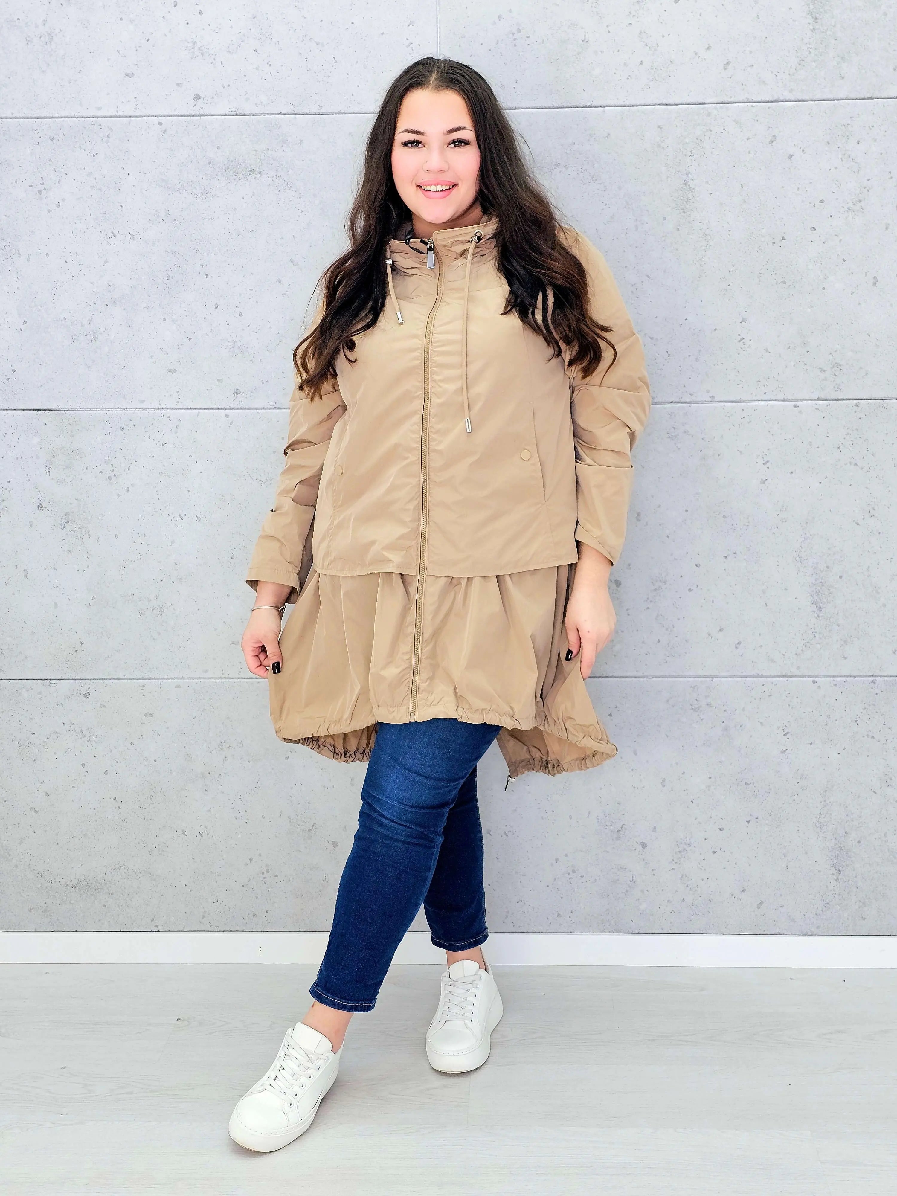 Kurtka damska parka plus size – asymetryczna lekkość i nowoczesny styl plus size Stylowa XL