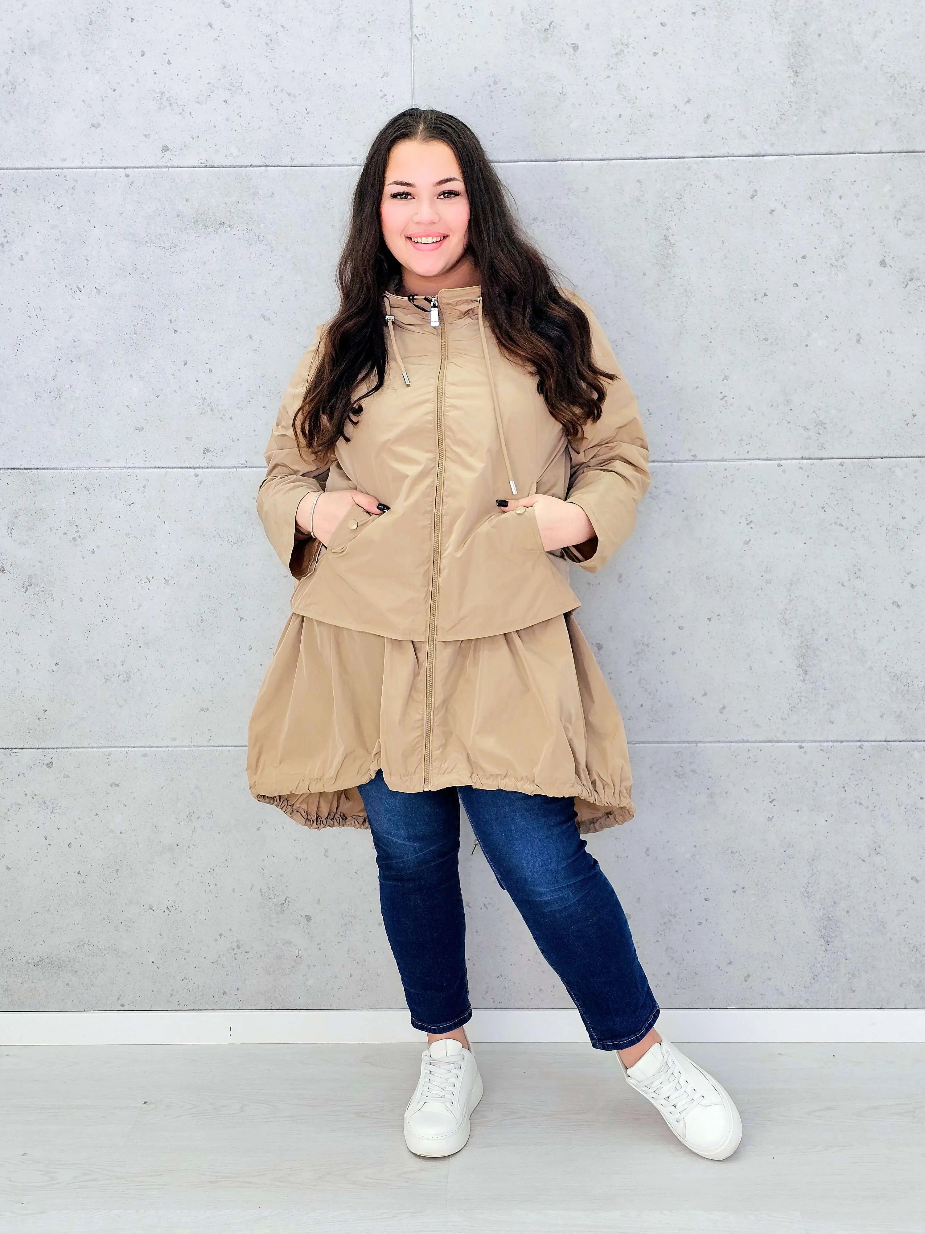 Kurtka damska parka plus size – asymetryczna lekkość i nowoczesny styl plus size Stylowa XL