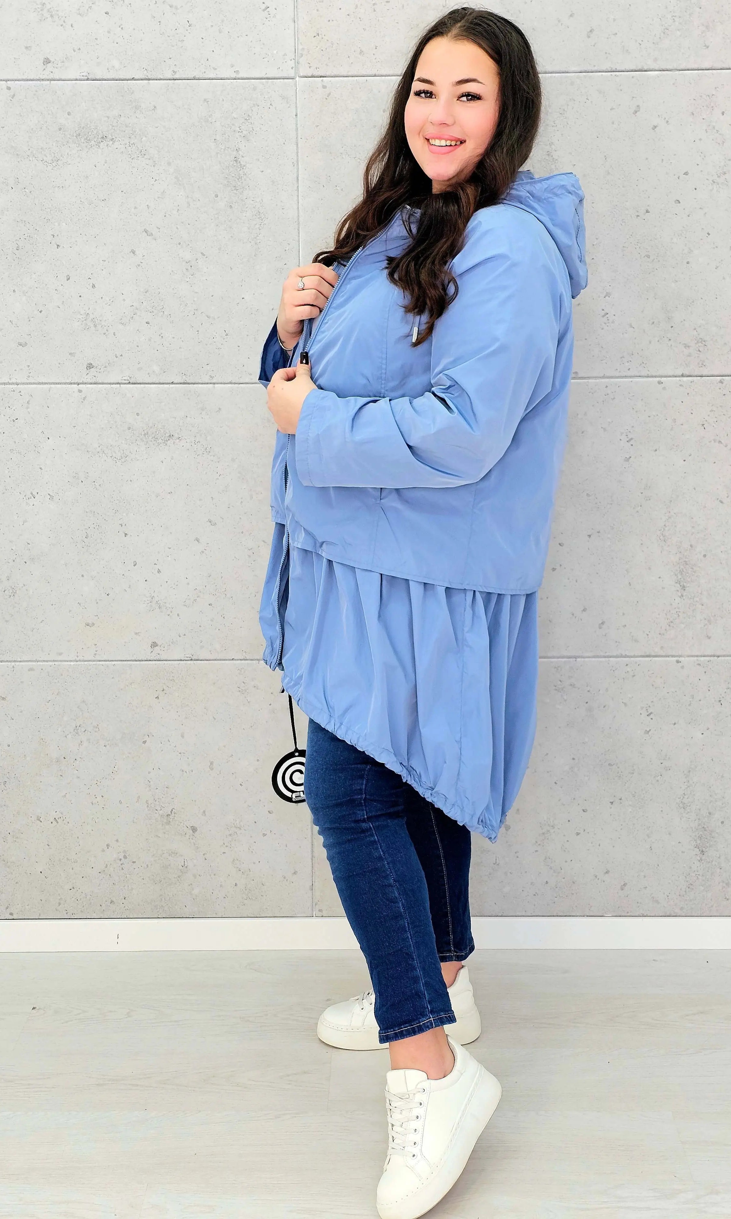 Kurtka damska parka plus size – asymetryczna lekkość i nowoczesny styl plus size Stylowa XL