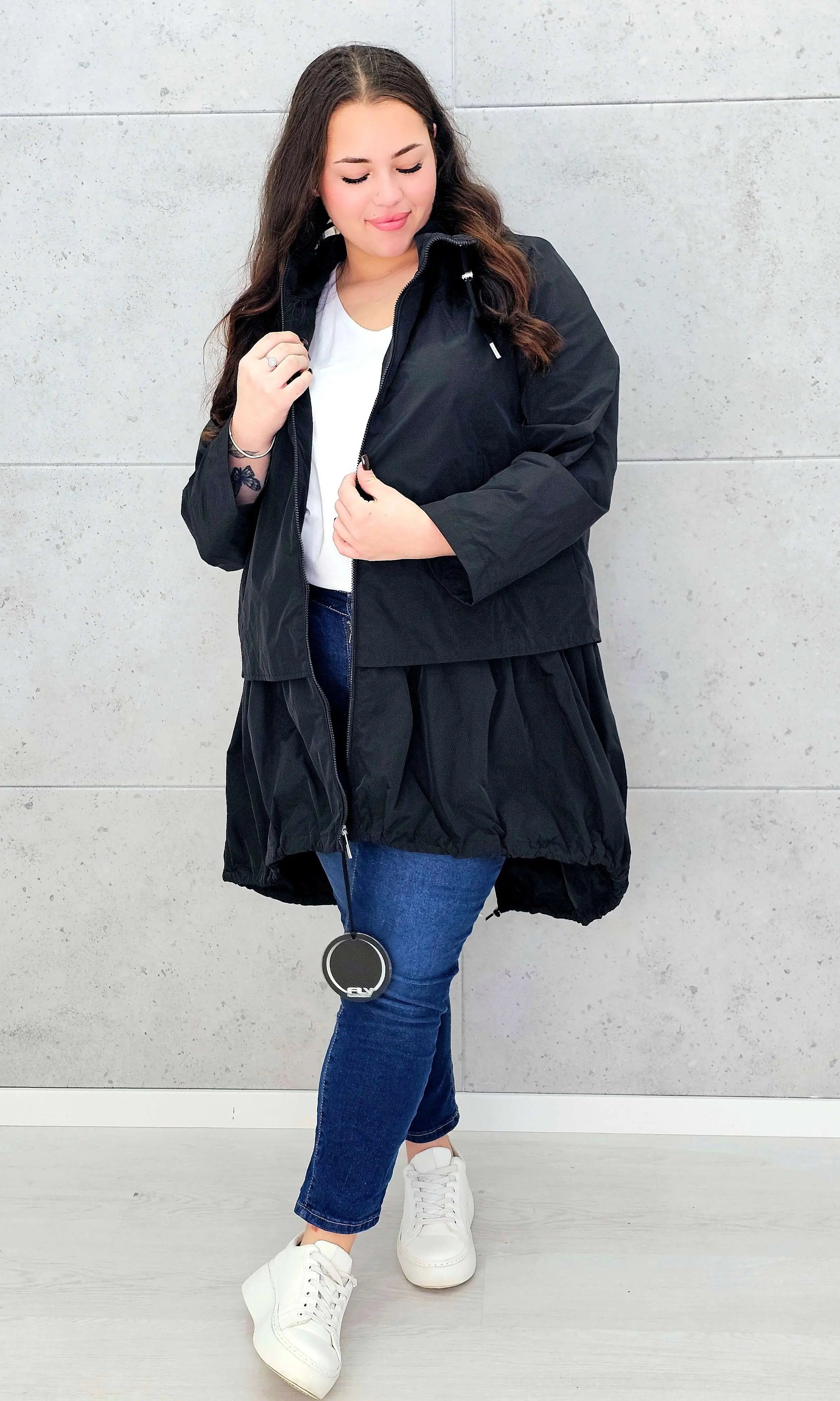 Kurtka damska parka plus size – asymetryczna lekkość i nowoczesny styl plus size Stylowa XL