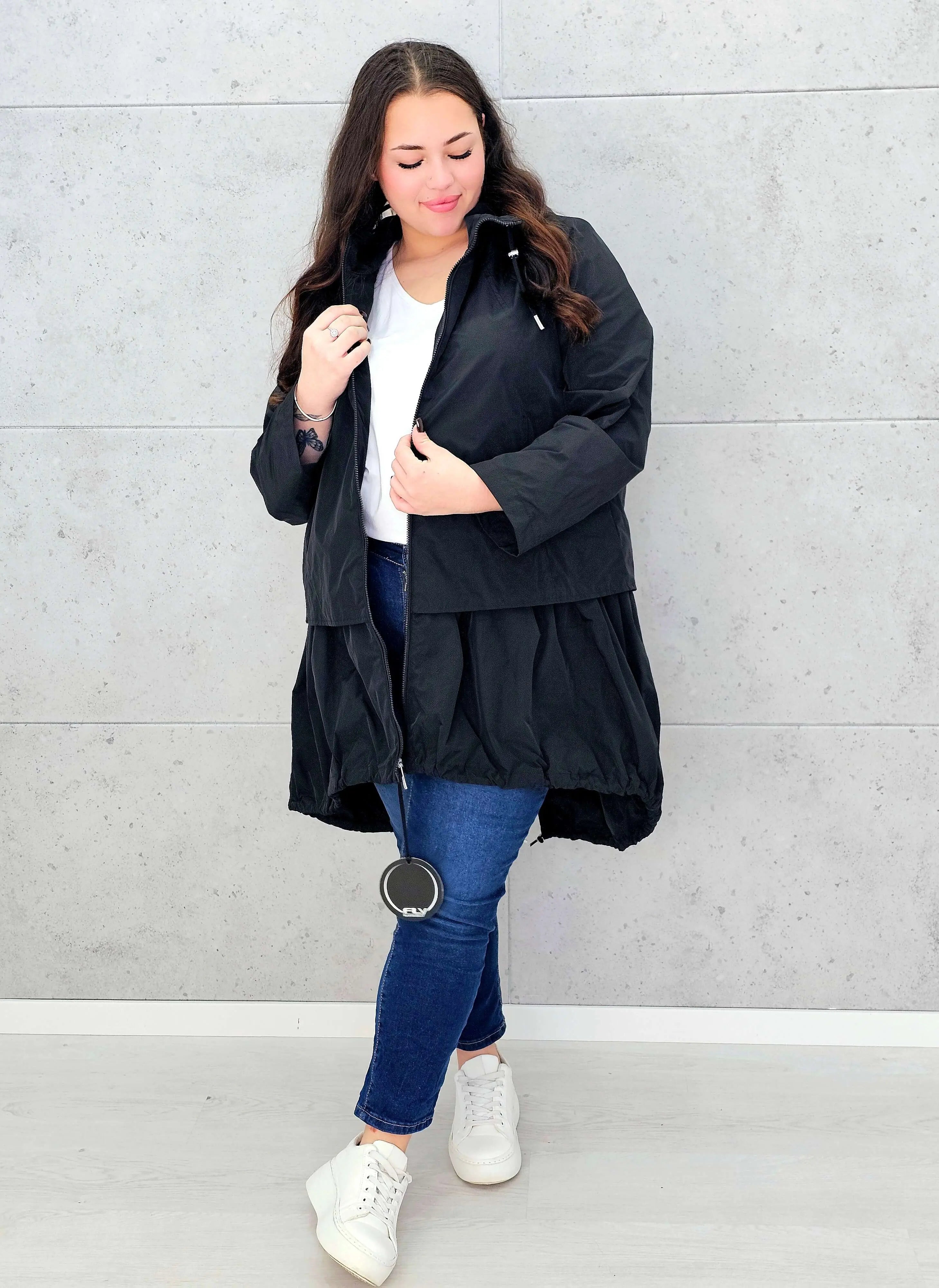 Kurtka damska parka plus size – asymetryczna lekkość i nowoczesny styl plus size Stylowa XL