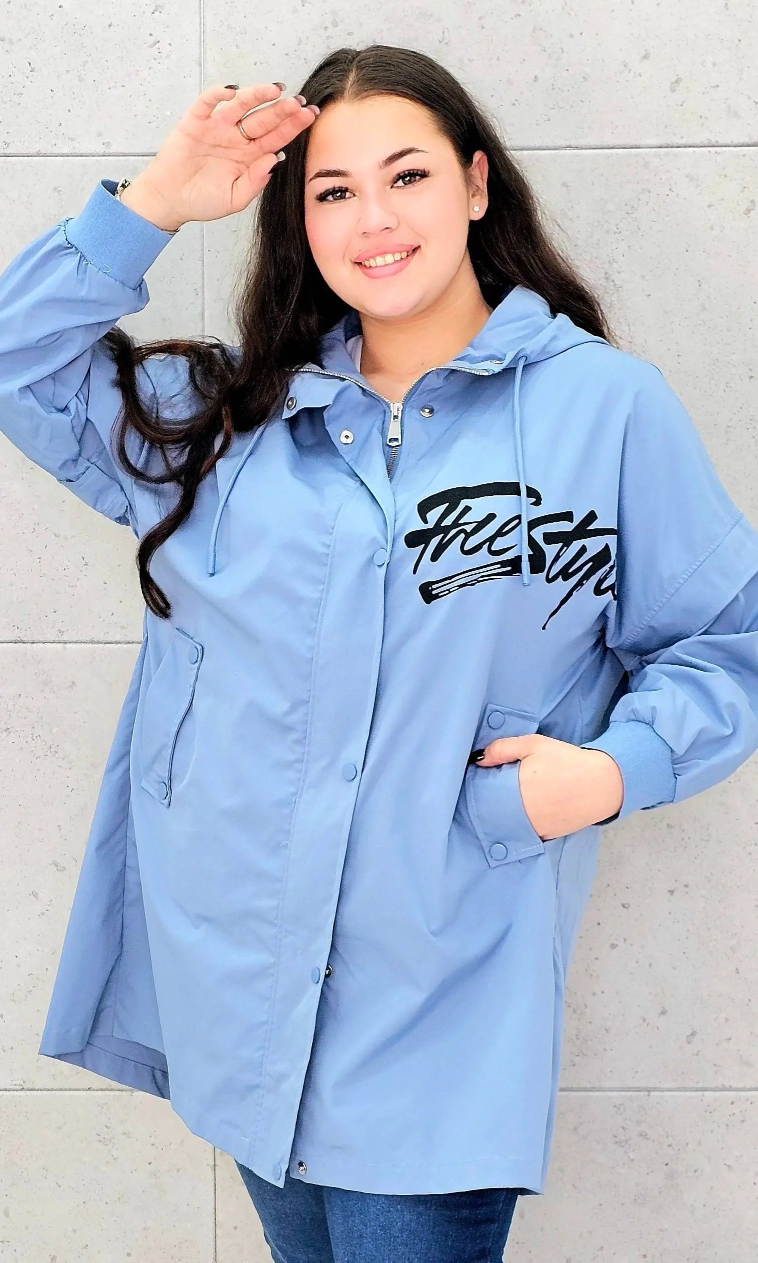 Kurtka damska z nadrukiem freestyle XXL – modny miejski styl w wersji plus size Stylowa XL