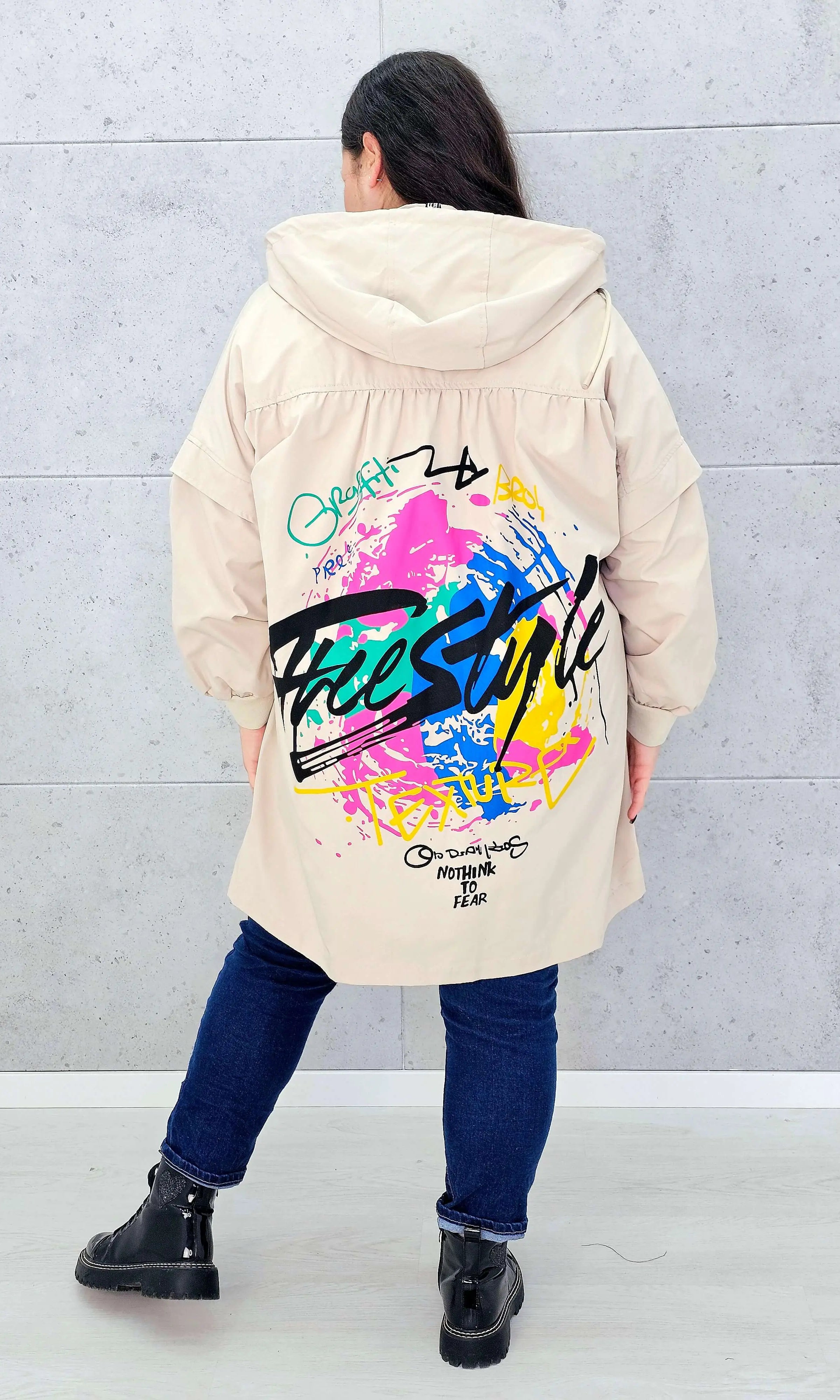 Kurtka damska z nadrukiem freestyle XXL – modny miejski styl w wersji plus size Stylowa XL