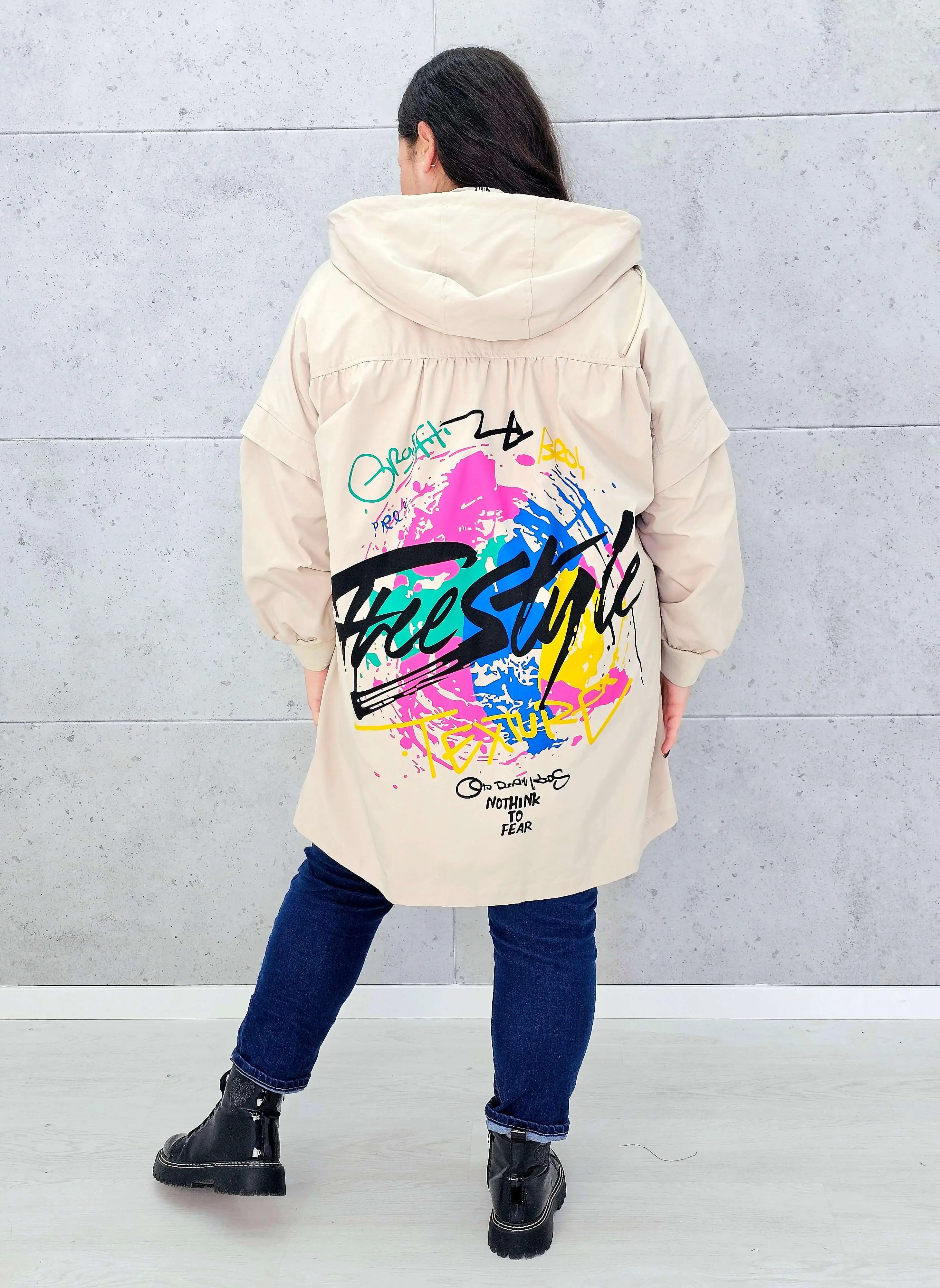 Kurtka damska z nadrukiem freestyle XXL – modny miejski styl w wersji plus size Stylowa XL