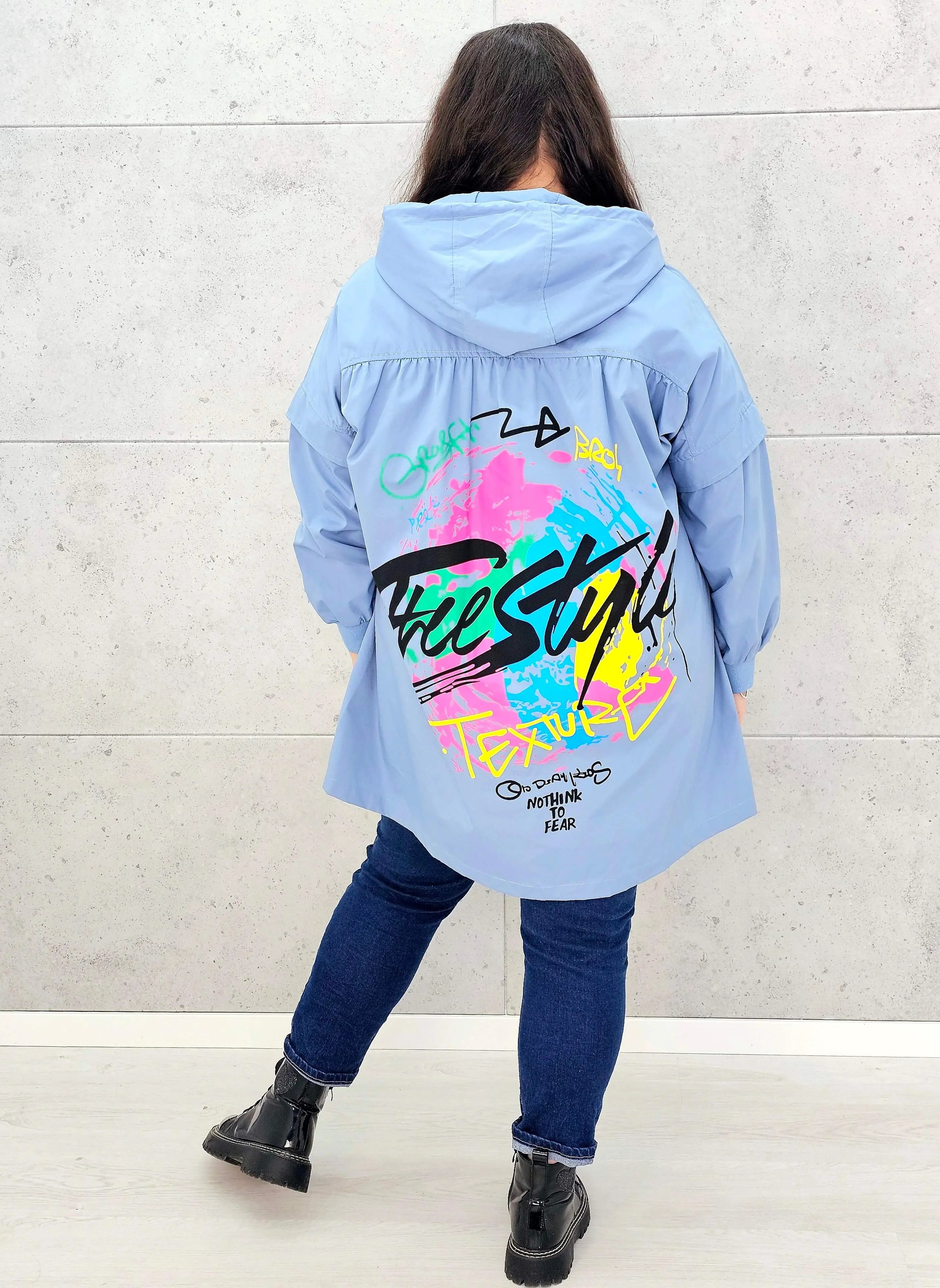 Kurtka damska z nadrukiem freestyle XXL – modny miejski styl w wersji plus size Stylowa XL