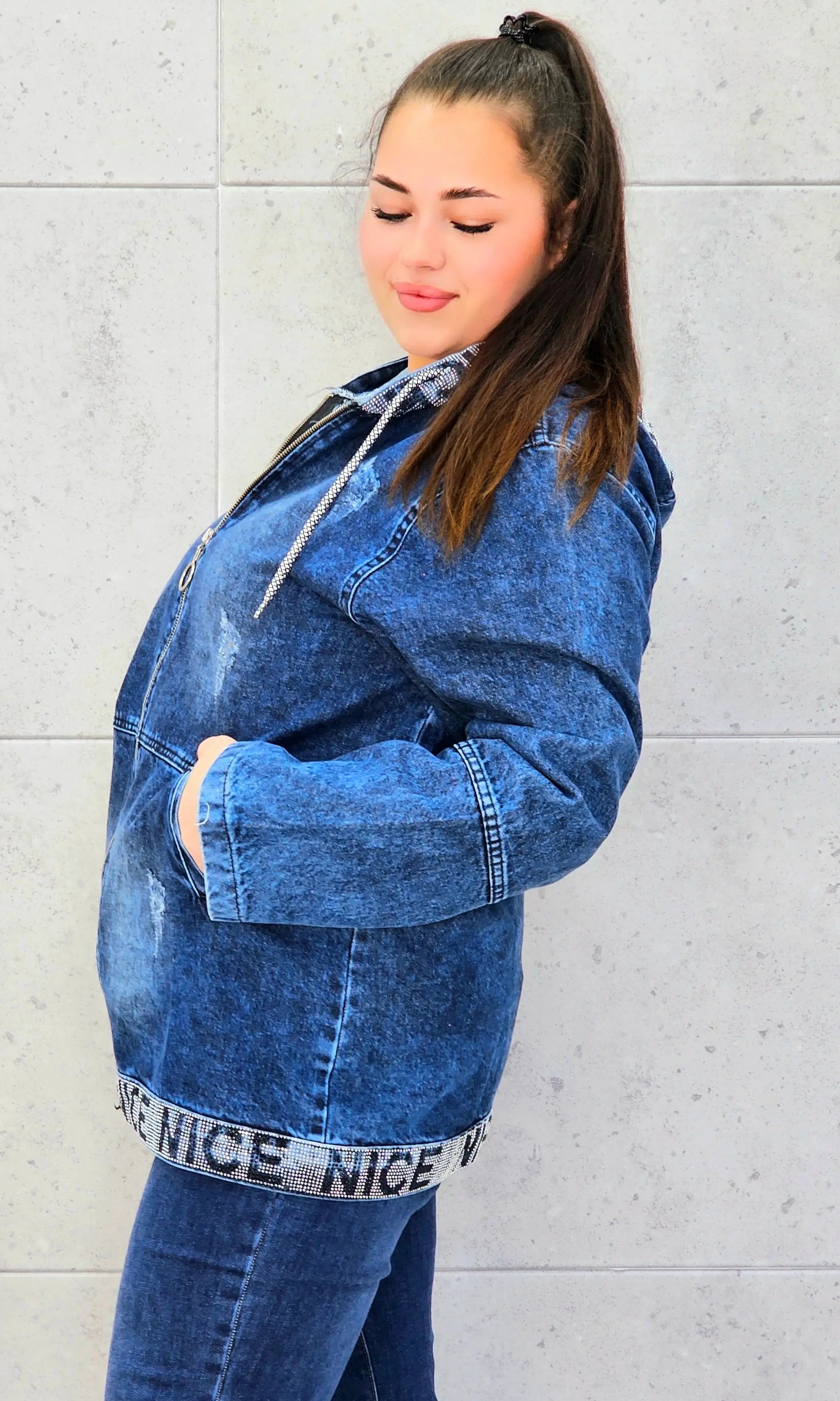 Kurtka jeansowa plus size NICE – wygodny jeans w modnym stylu XXL Stylowa XL