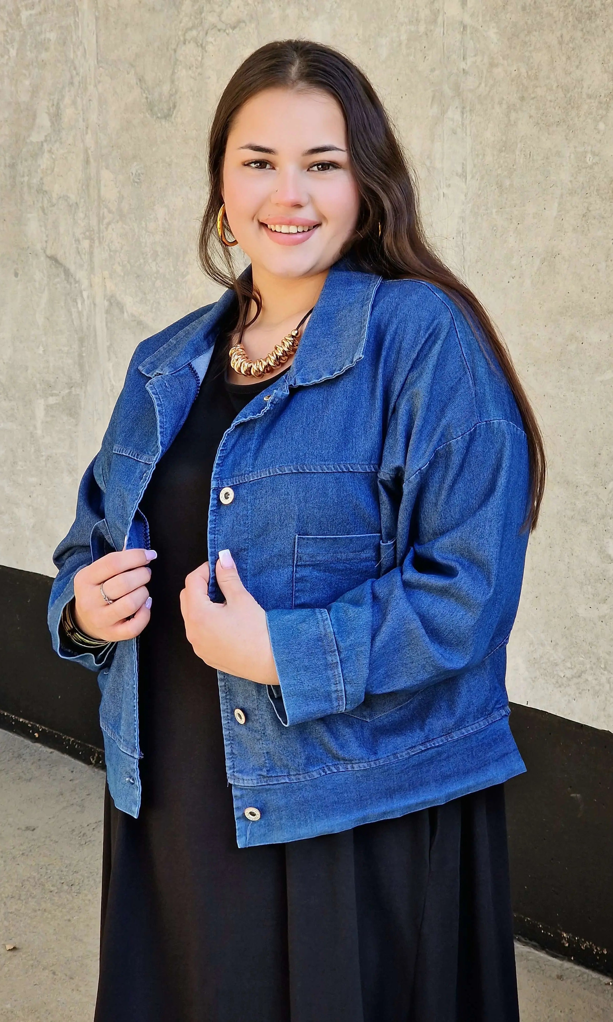 Kurtka jeansowa plus size – modna klasyka w wygodnym wydaniu Stylowa XL