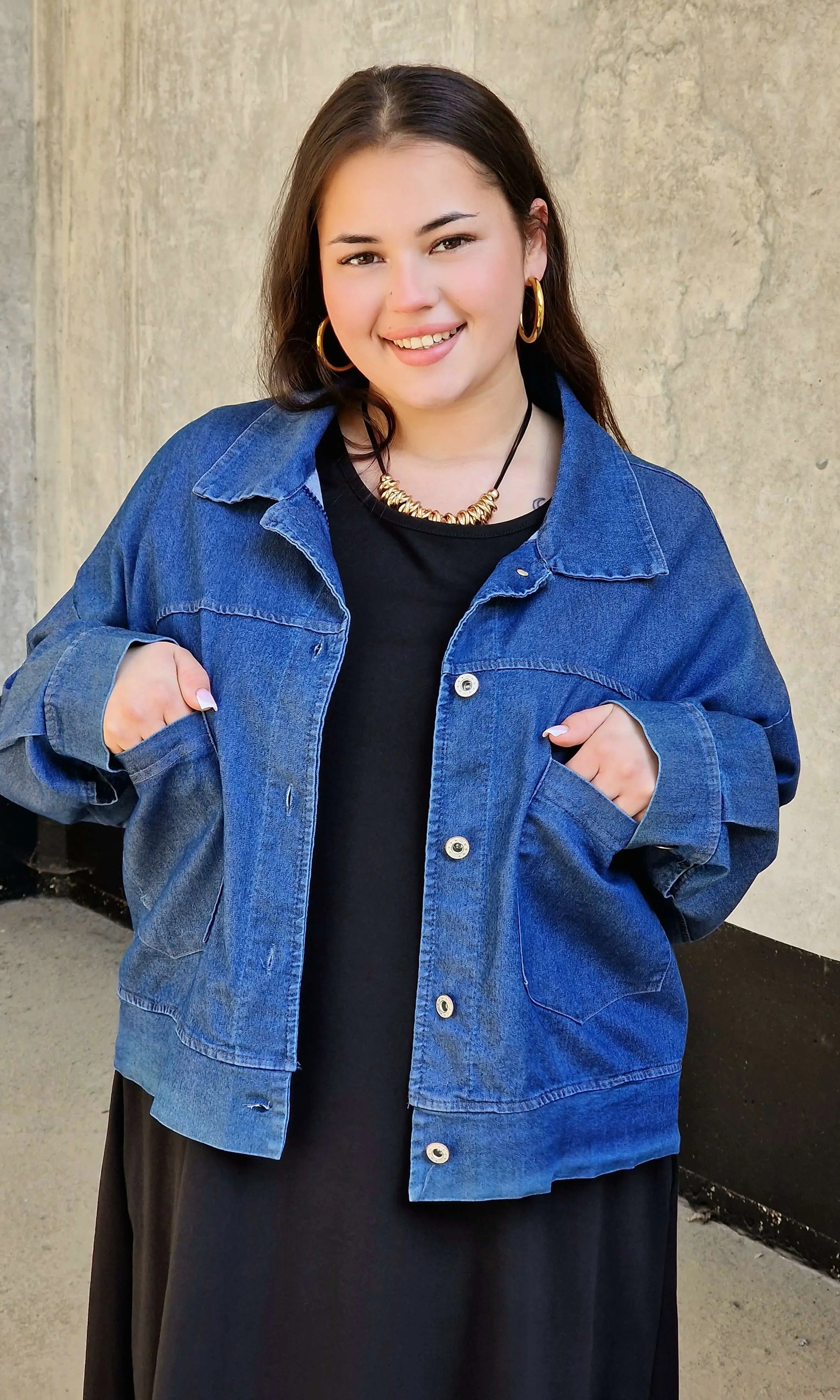 Kurtka jeansowa plus size – modna klasyka w wygodnym wydaniu Stylowa XL