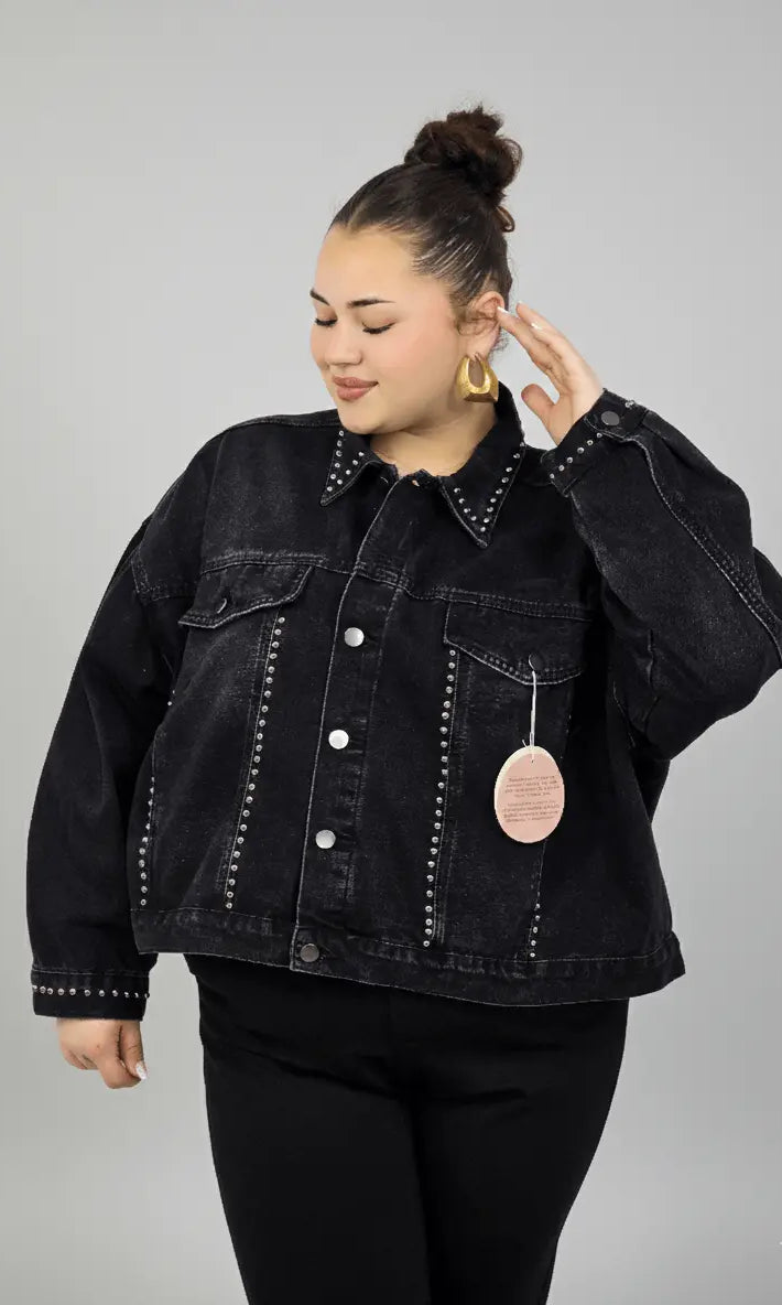 Kurtka plus size XXL z ćwiekami – czarna, modna i wyrazista Stylowa XL