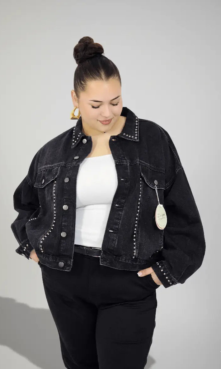 Kurtka plus size XXL z ćwiekami – czarna, modna i wyrazista Stylowa XL