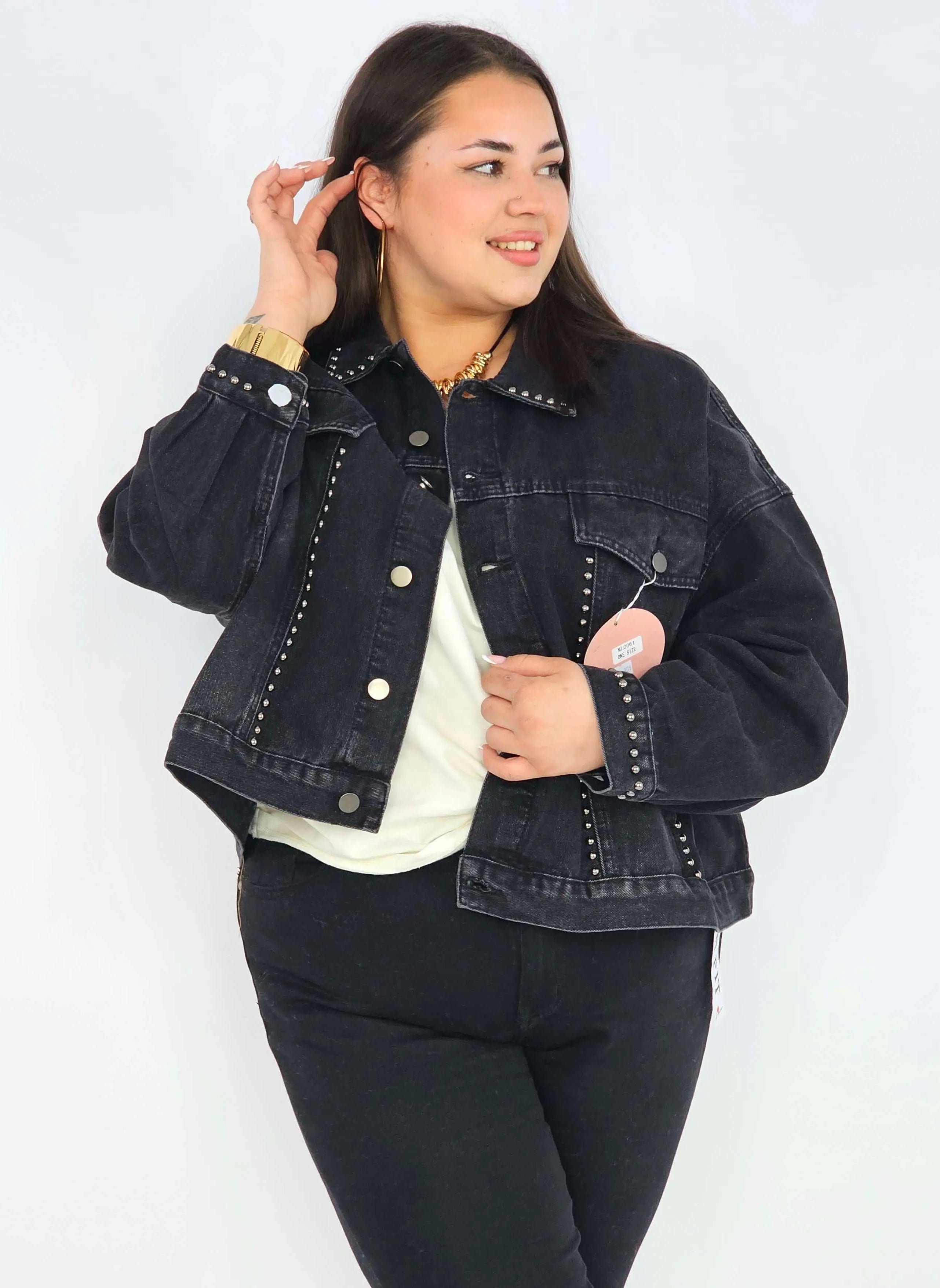 Kurtka plus size XXL z ćwiekami – czarna, modna i wyrazista Stylowa XL