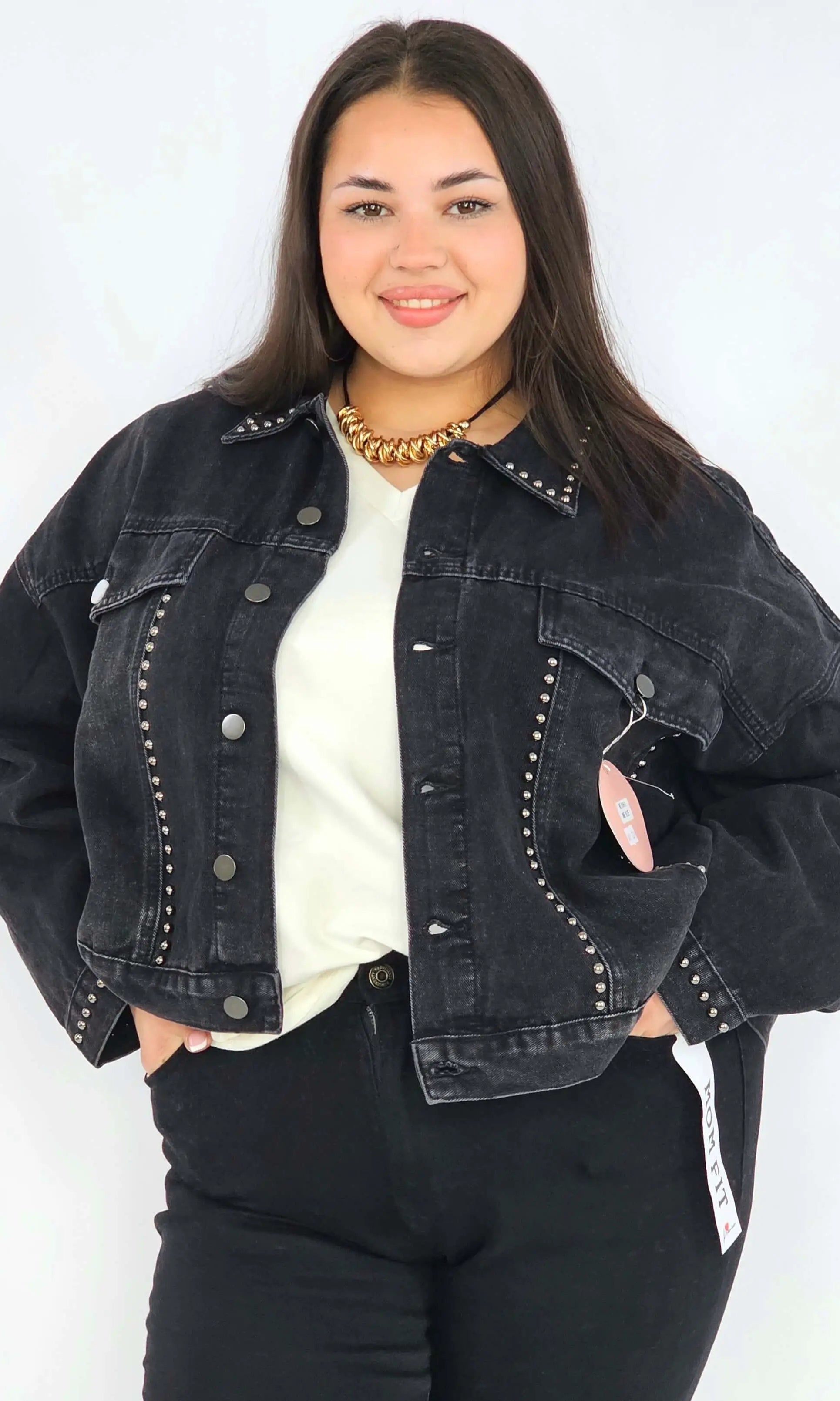 Kurtka plus size XXL z ćwiekami – czarna, modna i wyrazista Stylowa XL