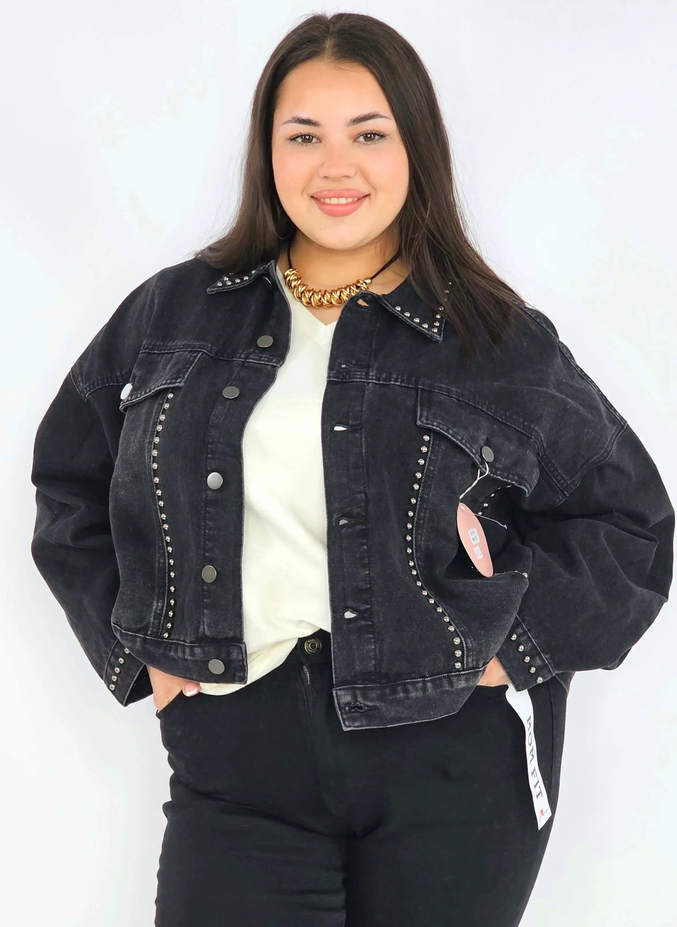 Kurtka plus size XXL z ćwiekami – czarna, modna i wyrazista Stylowa XL
