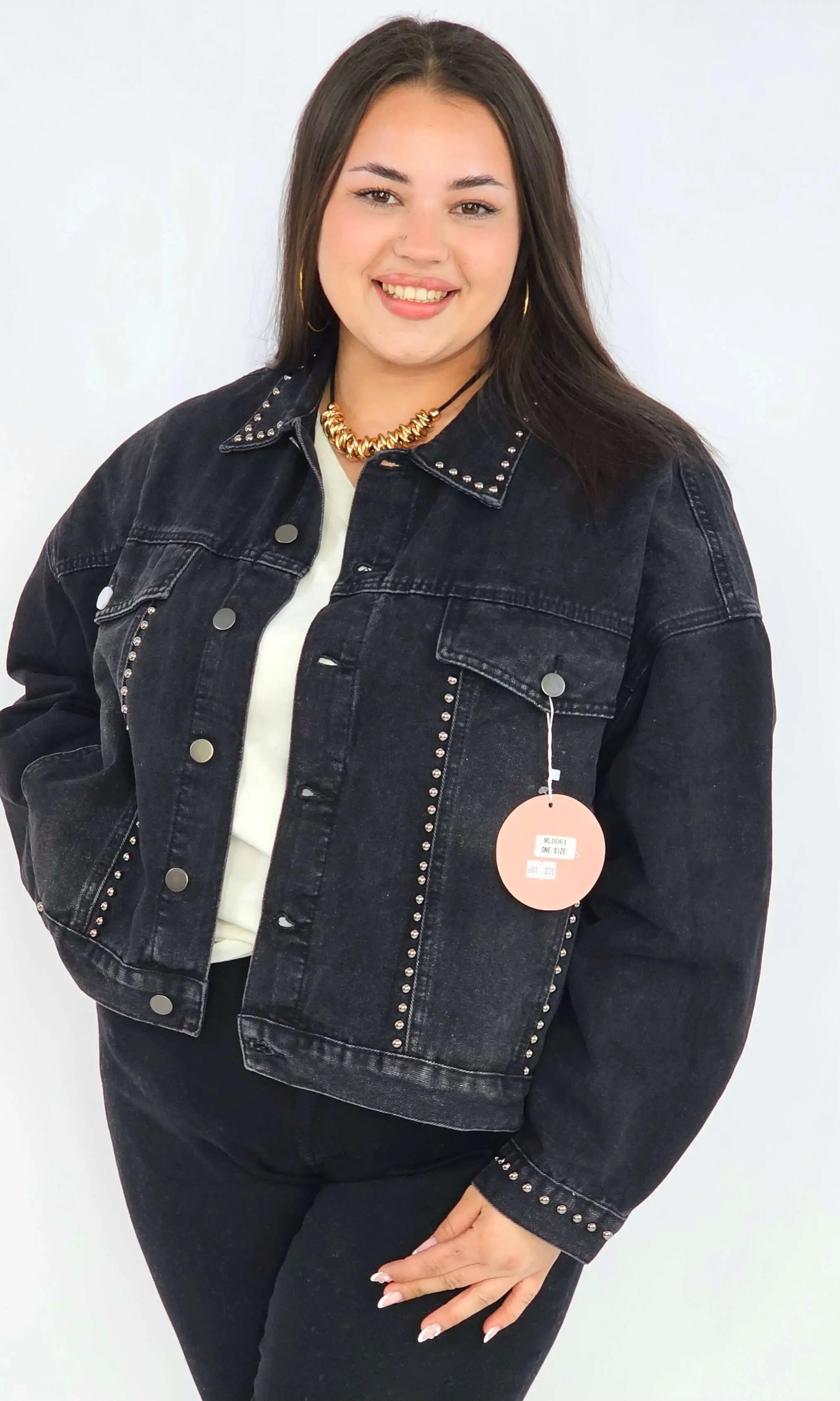 Kurtka plus size XXL z ćwiekami – czarna, modna i wyrazista Stylowa XL
