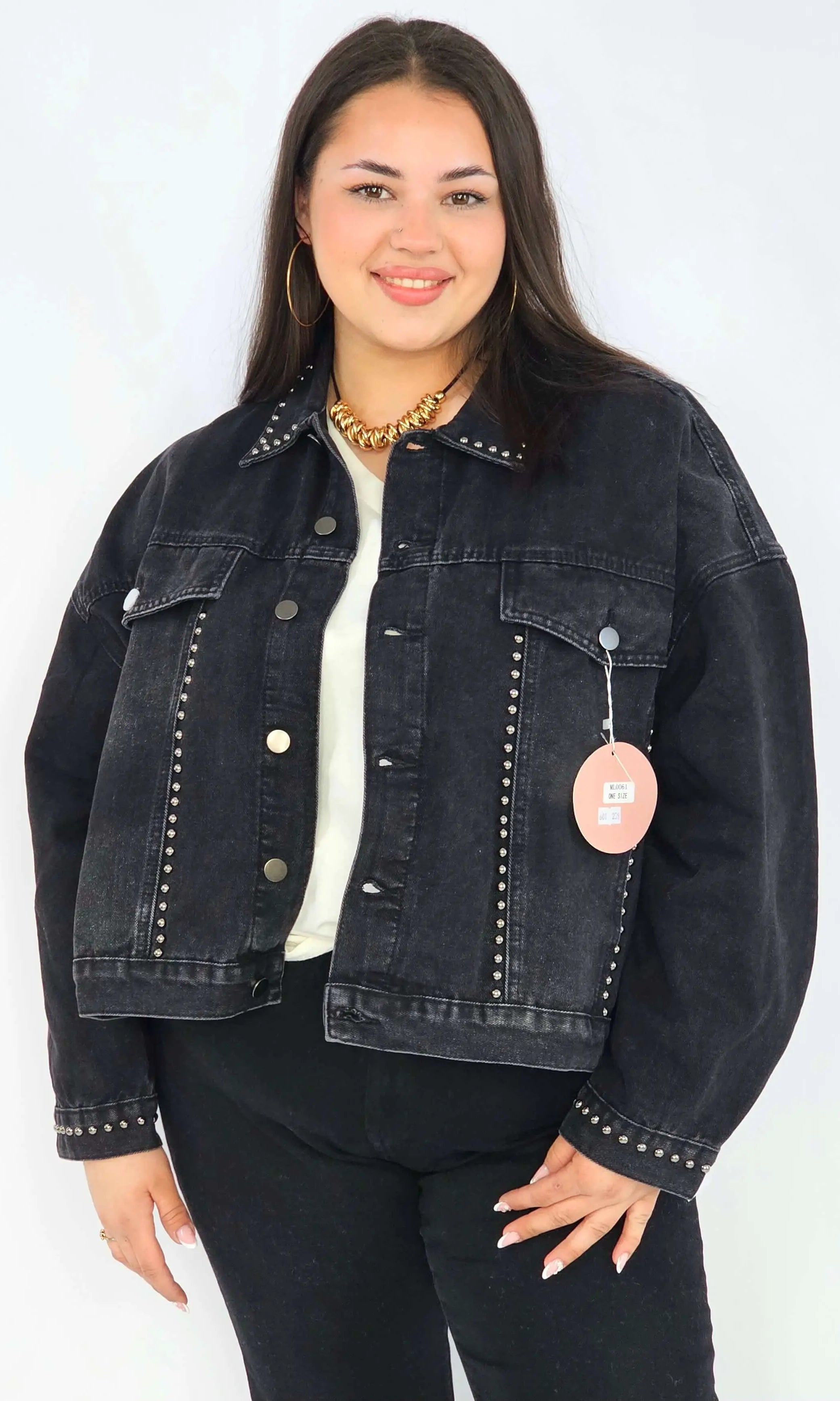 Kurtka plus size XXL z ćwiekami – czarna, modna i wyrazista Stylowa XL