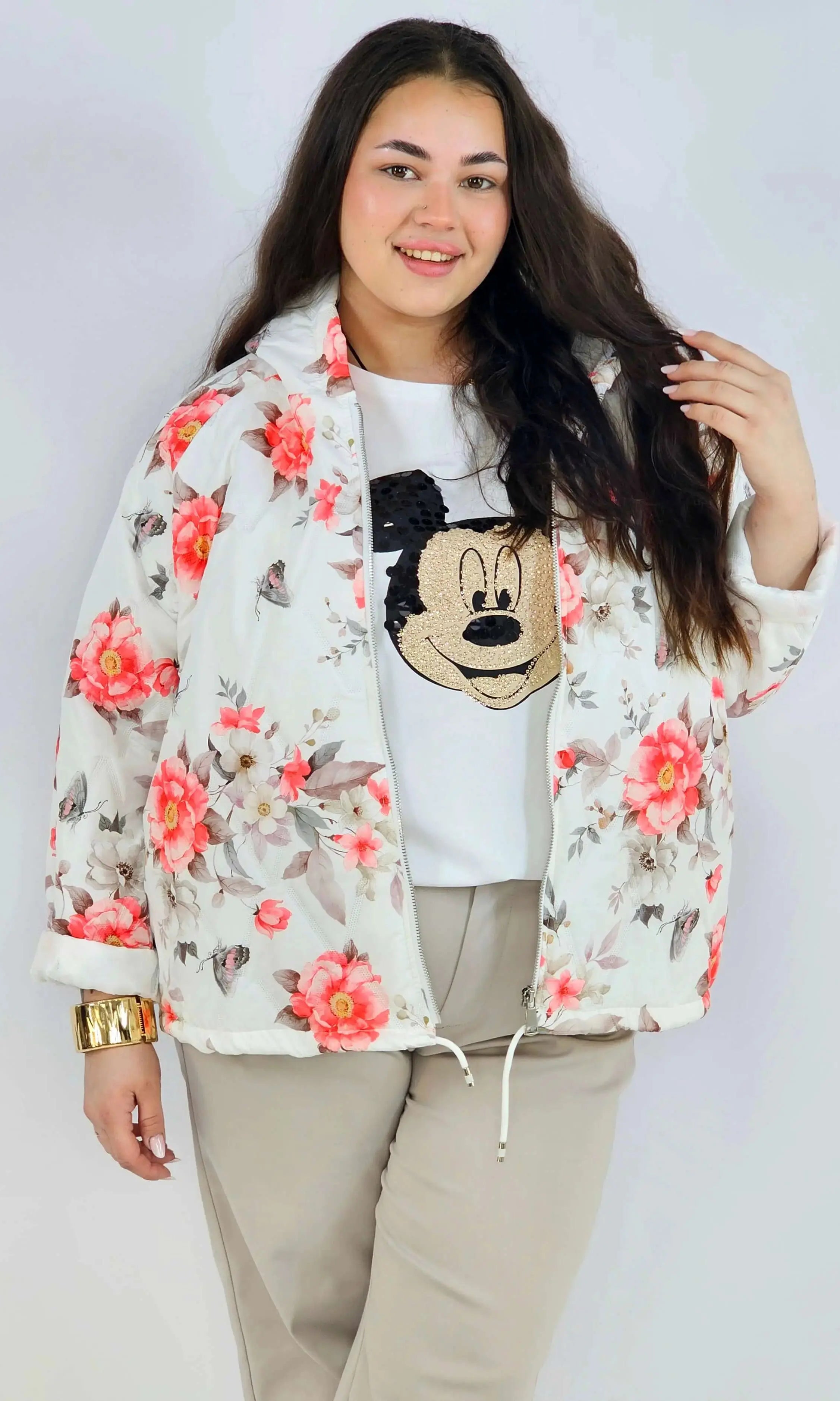 Kurtka plus size – krótka pikowana kurtka XXL na zamek z florystycznym nadrukiem Stylowa XL