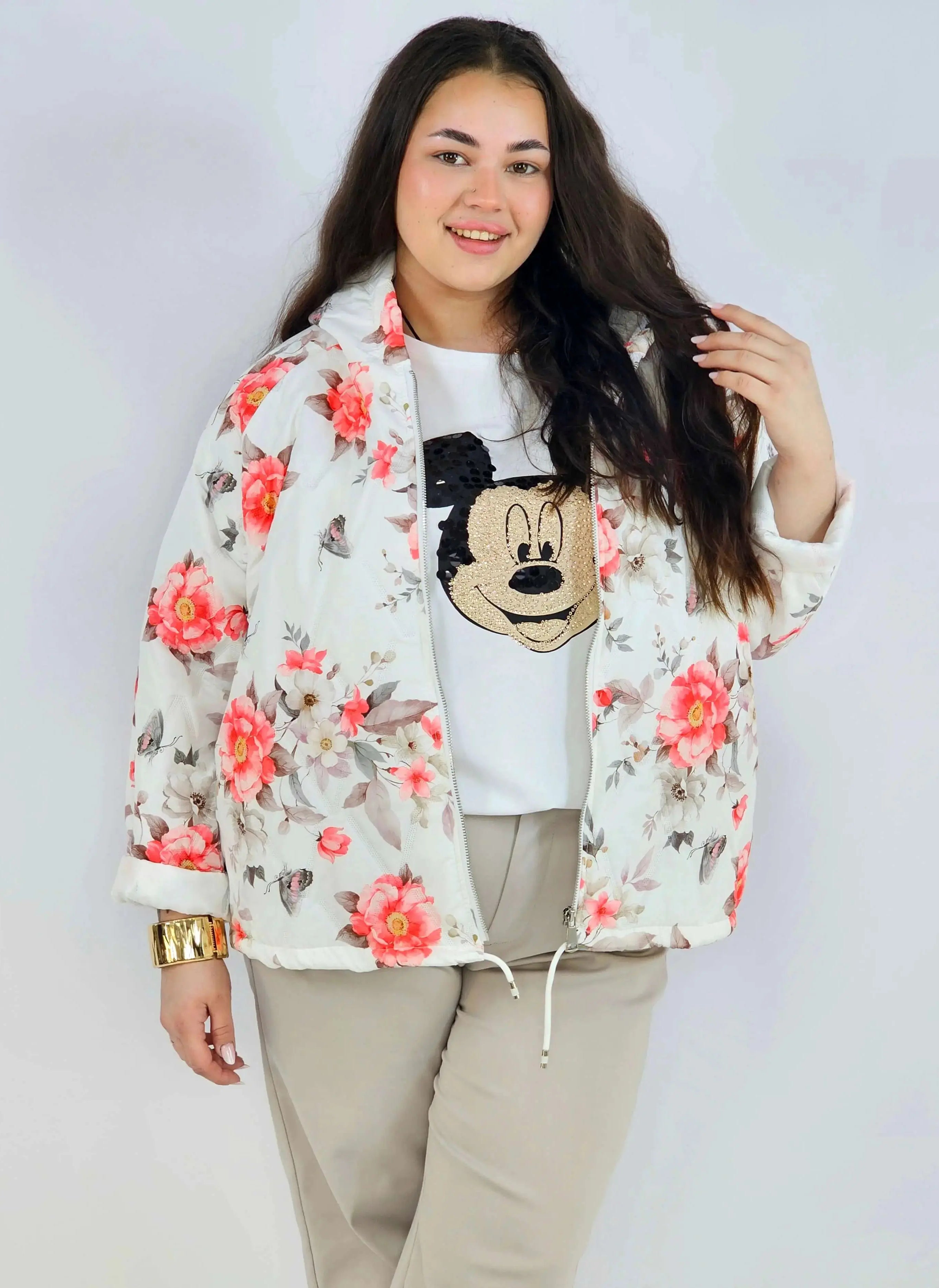 Kurtka plus size – krótka pikowana kurtka XXL na zamek z florystycznym nadrukiem Stylowa XL