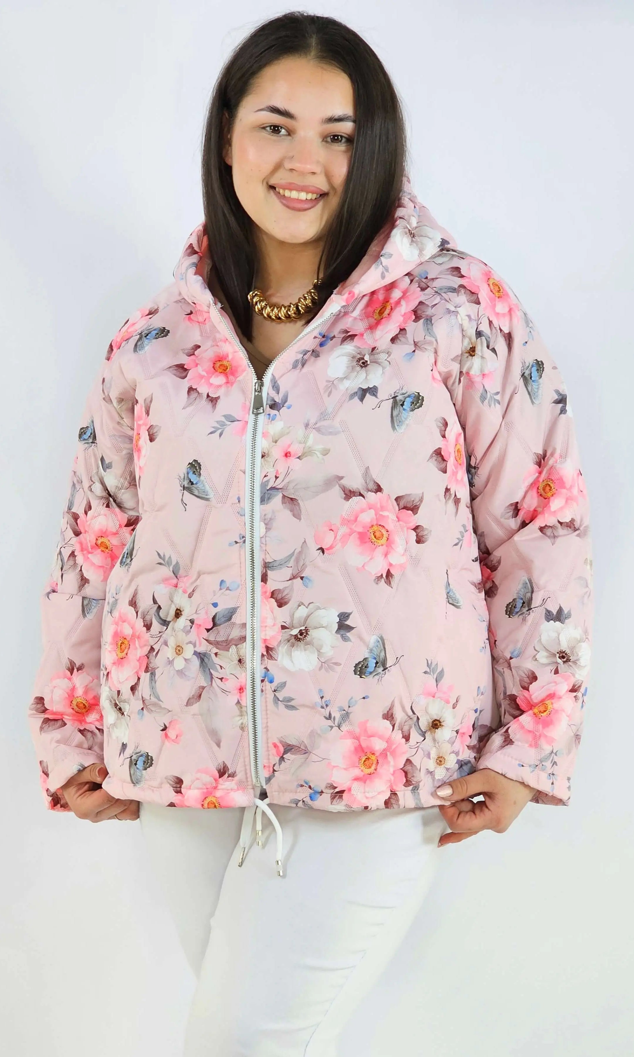 Kurtka plus size – krótka pikowana kurtka XXL na zamek z florystycznym nadrukiem Stylowa XL