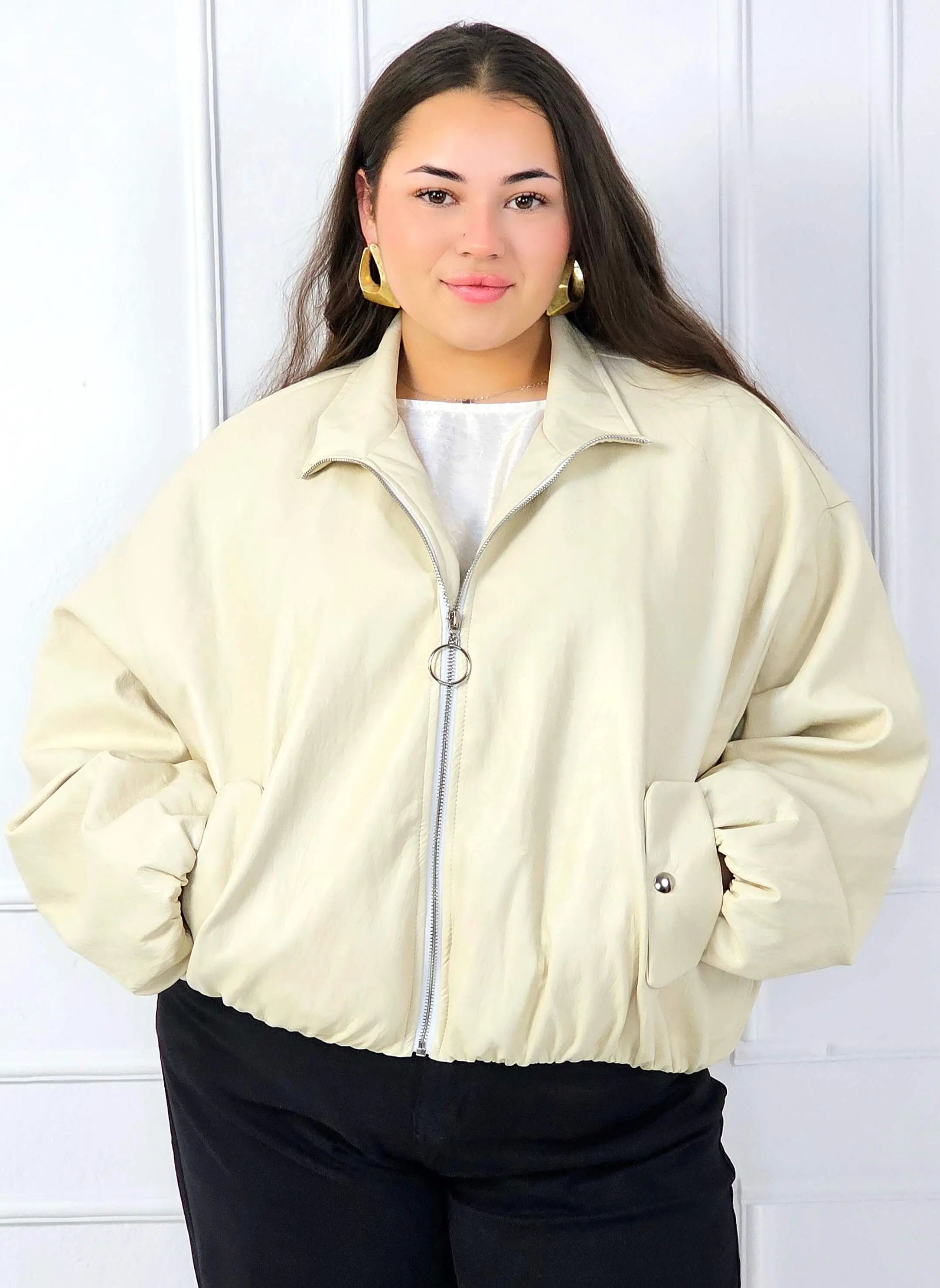 Kurtka plus size bomberka o luźnym kroju z suwakiem Stylowa XL