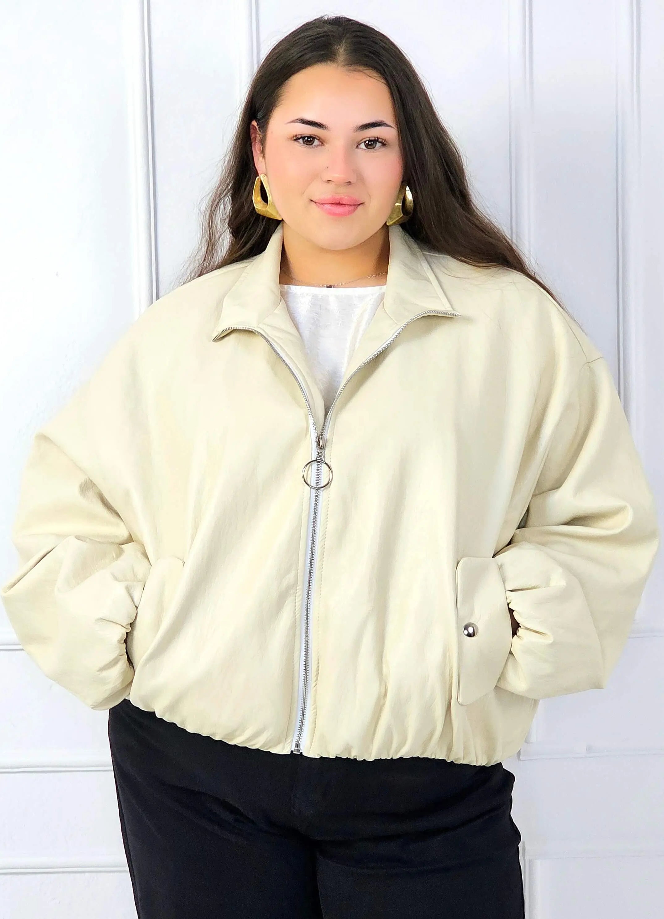 Kurtka plus size bomberka o luźnym kroju z suwakiem Stylowa XL