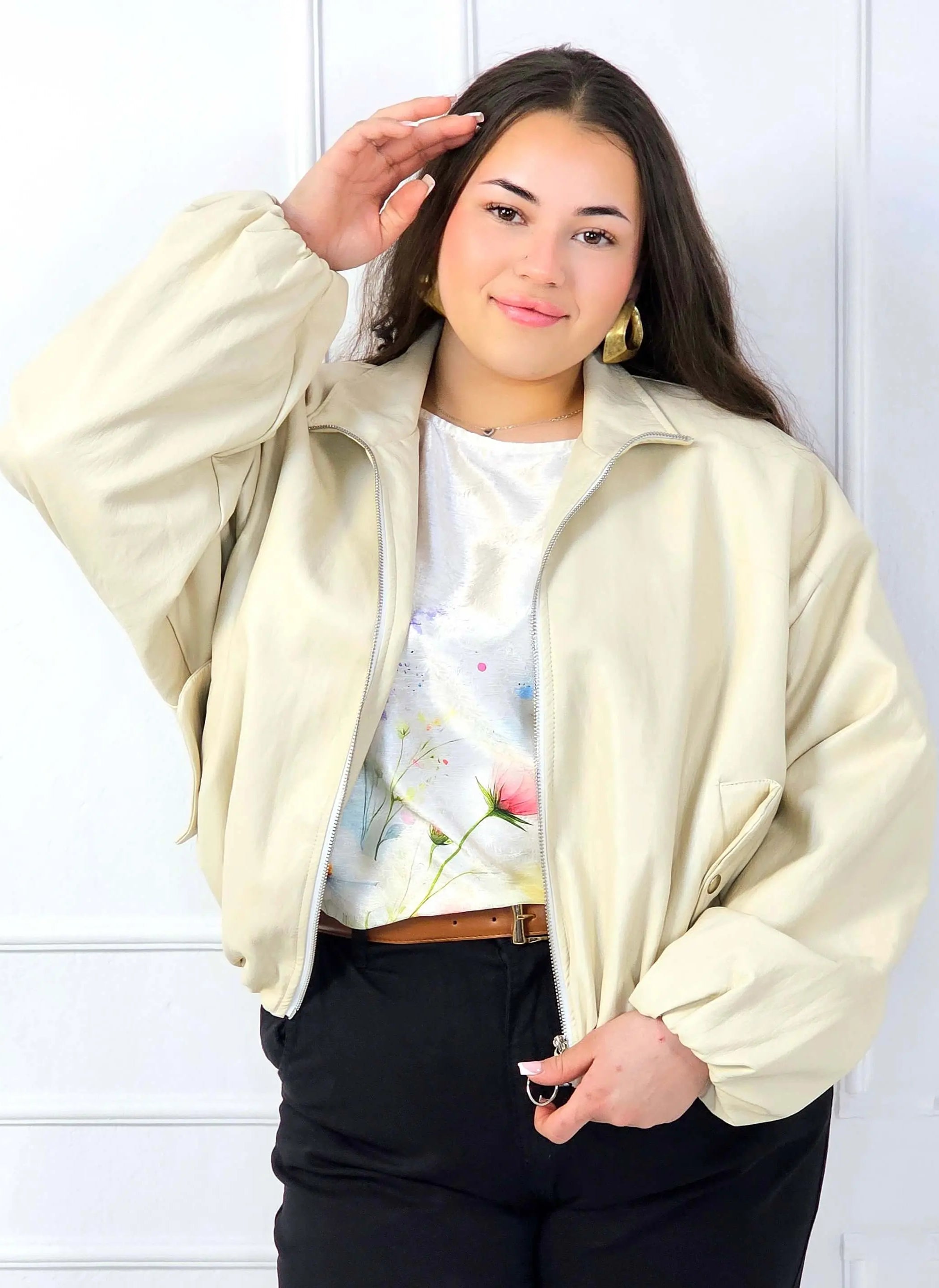 Kurtka plus size bomberka o luźnym kroju z suwakiem Stylowa XL
