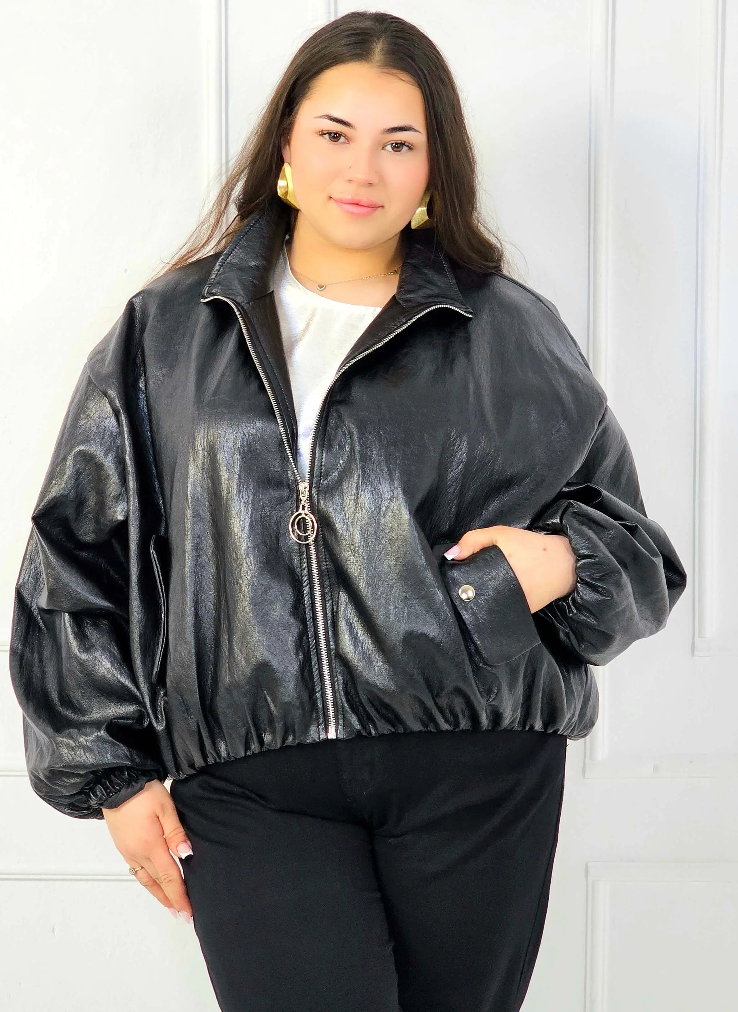 Kurtka plus size bomberka o luźnym kroju z suwakiem Stylowa XL