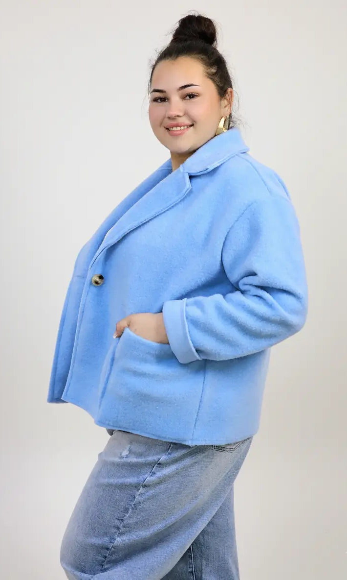 Kurtka plus size o krótkim kroju z kołnierzem i kieszeniami Stylowa XL
