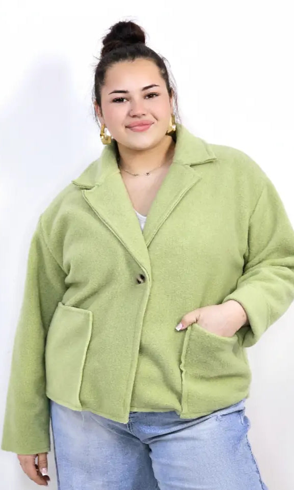 Kurtka plus size o krótkim kroju z kołnierzem i kieszeniami Stylowa XL