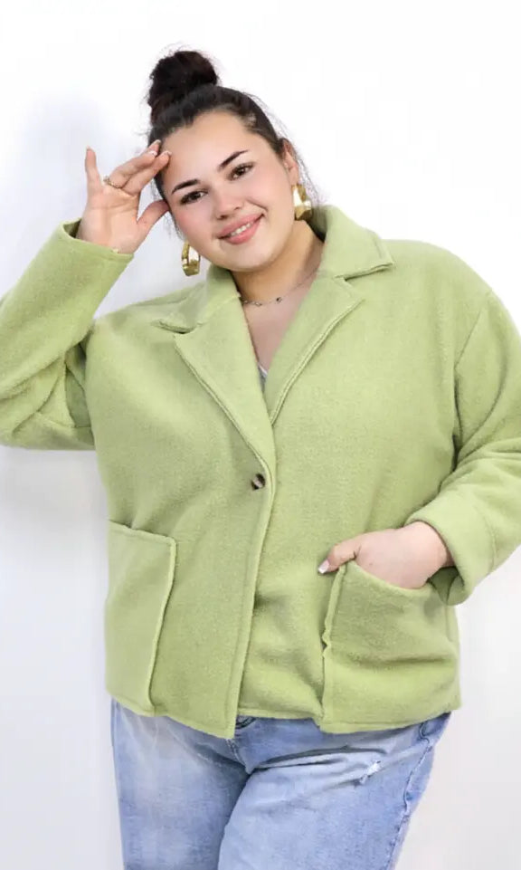 Kurtka plus size o krótkim kroju z kołnierzem i kieszeniami Stylowa XL