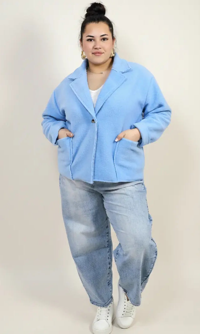 Kurtka plus size o krótkim kroju z kołnierzem i kieszeniami Stylowa XL