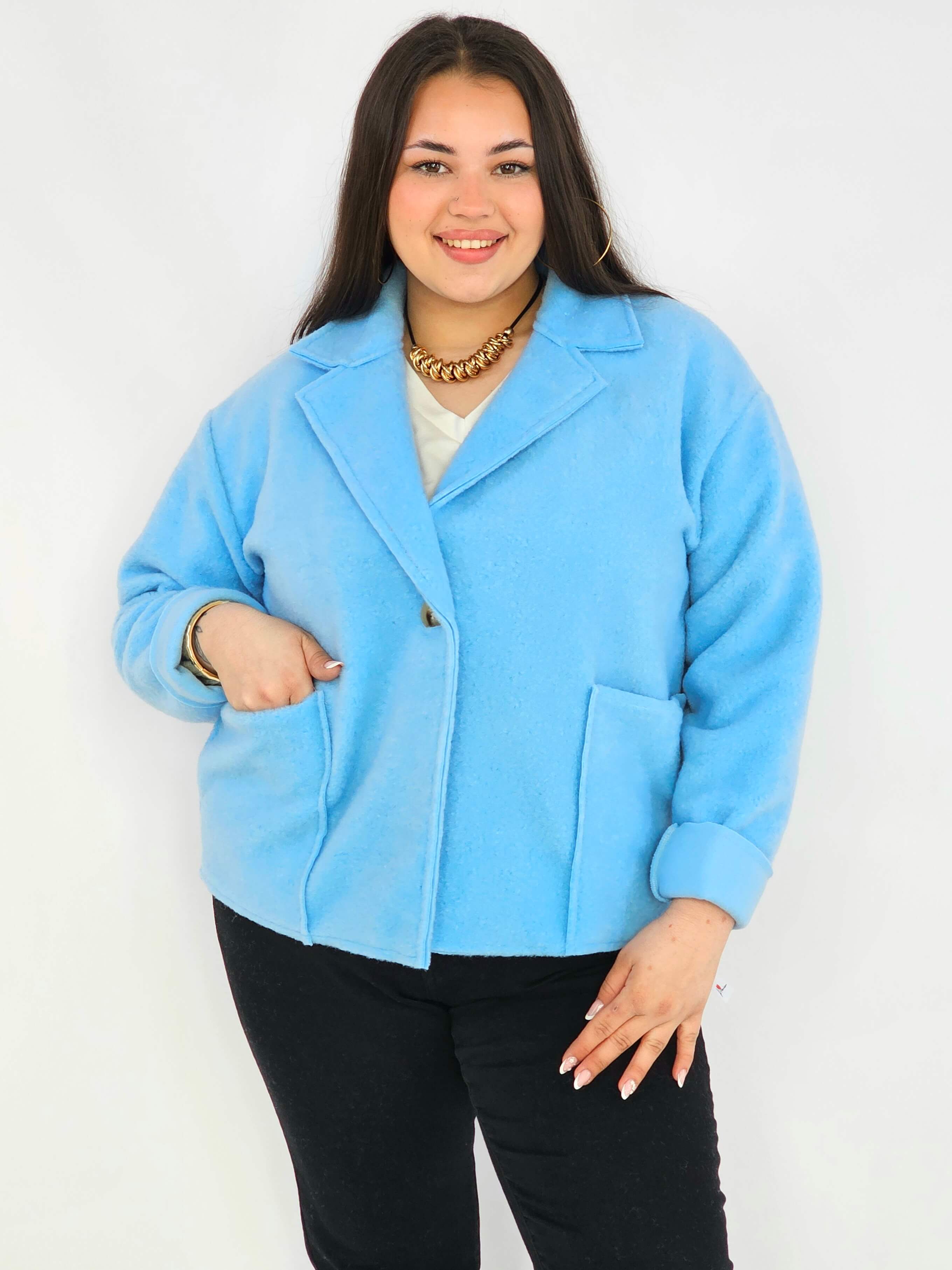 Kurtka plus size o krótkim kroju z kołnierzem i kieszeniami Stylowa XL