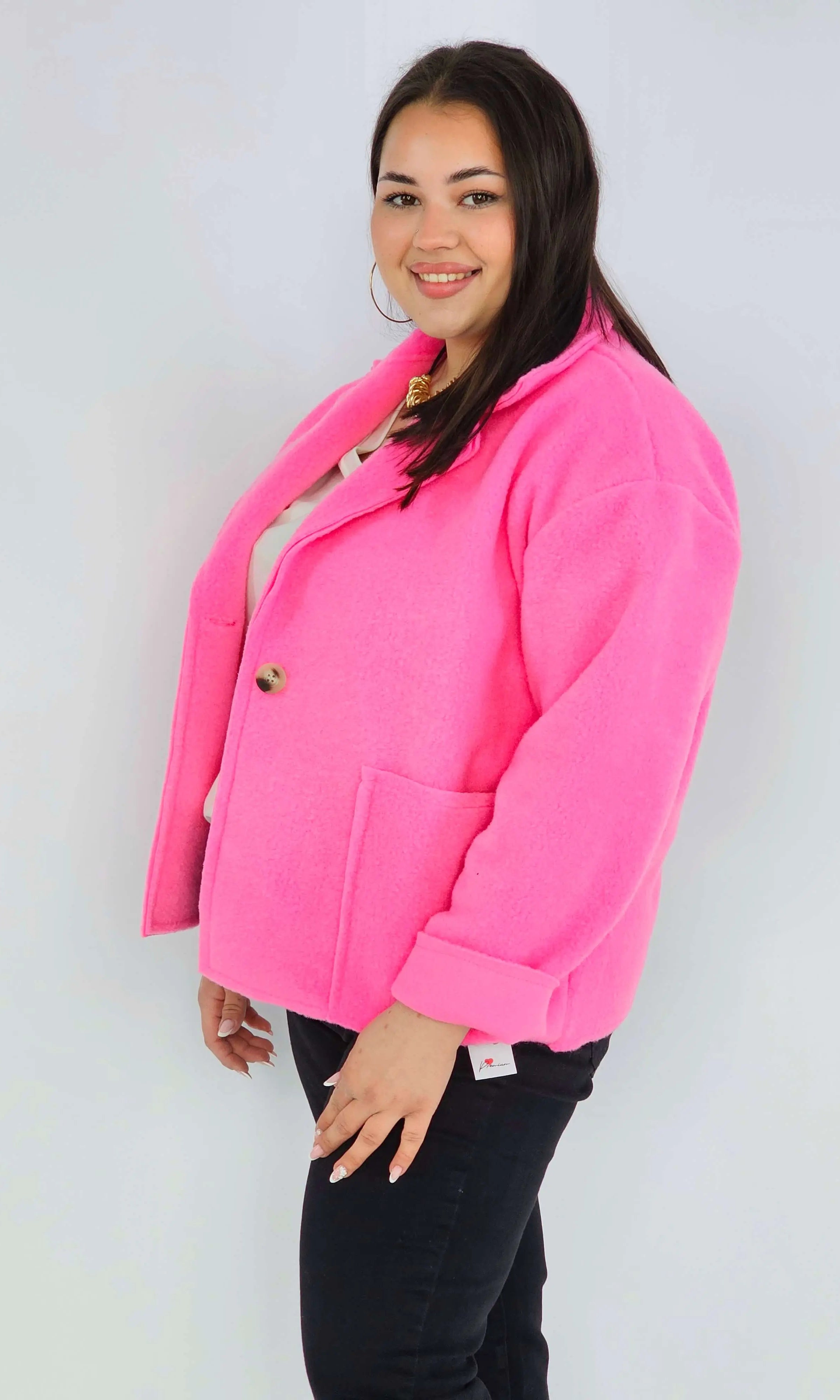 Kurtka plus size o krótkim kroju z kołnierzem i kieszeniami Stylowa XL