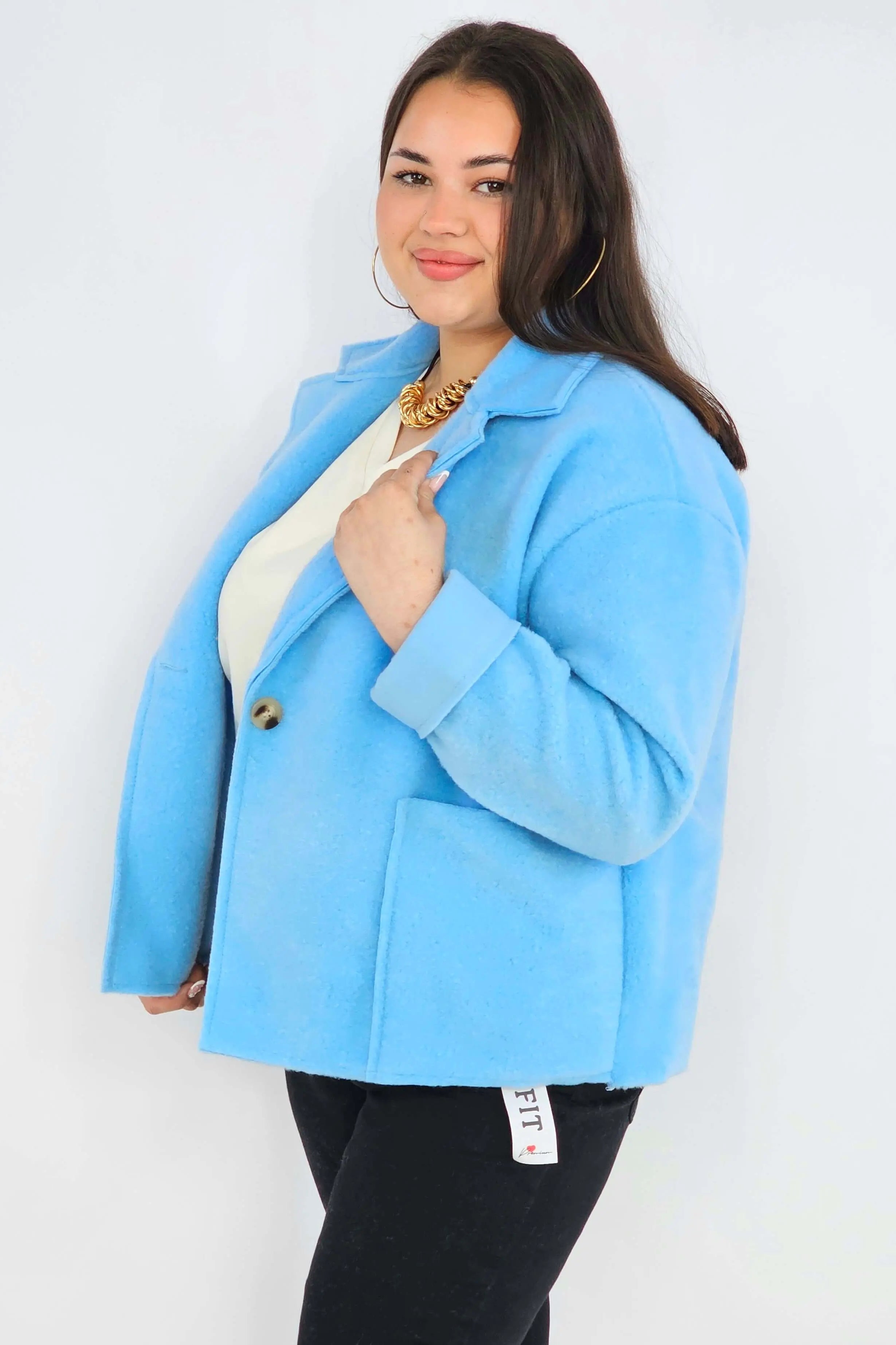 Kurtka plus size o krótkim kroju z kołnierzem i kieszeniami Stylowa XL