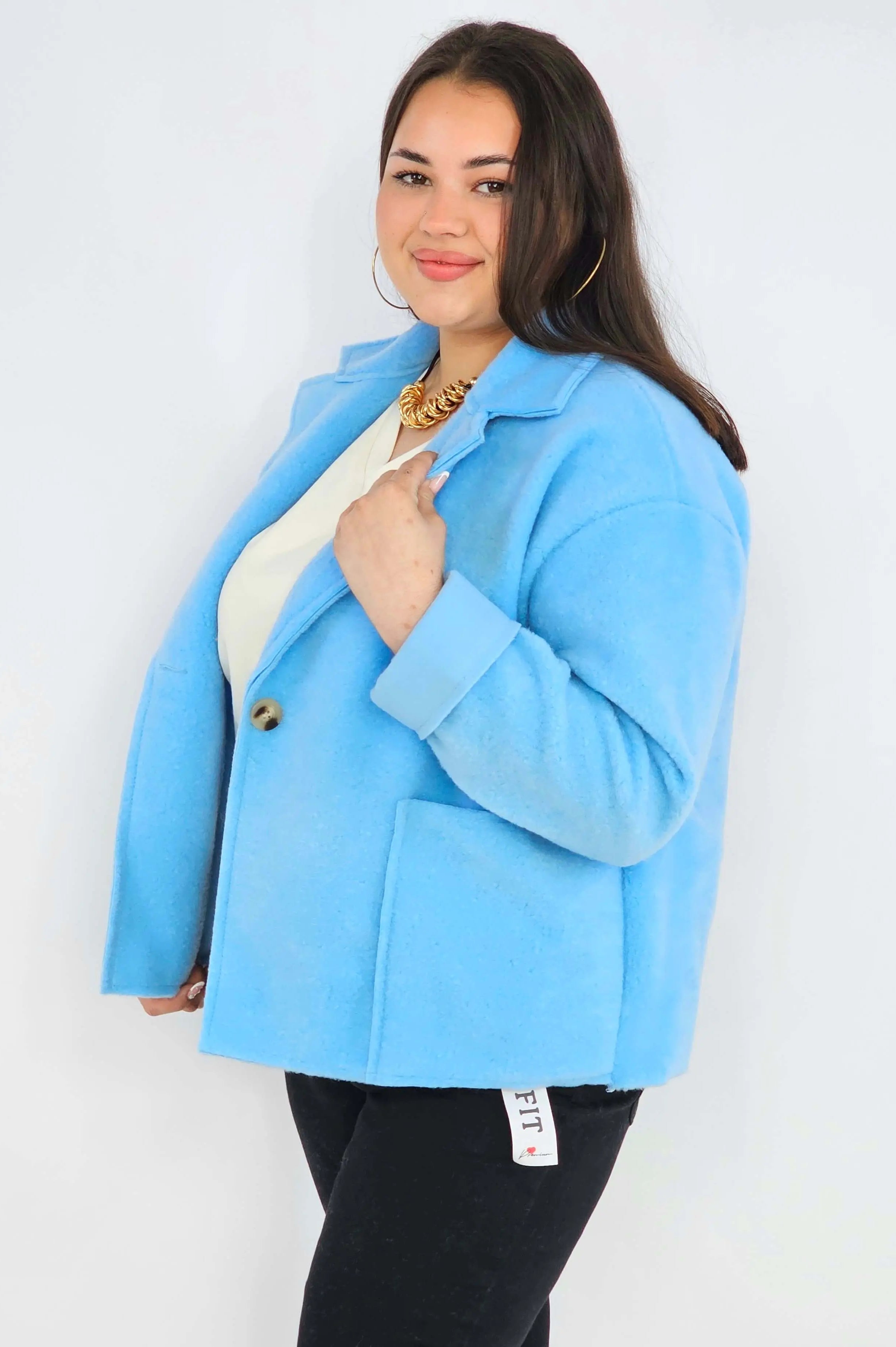 Kurtka plus size o krótkim kroju z kołnierzem i kieszeniami Stylowa XL