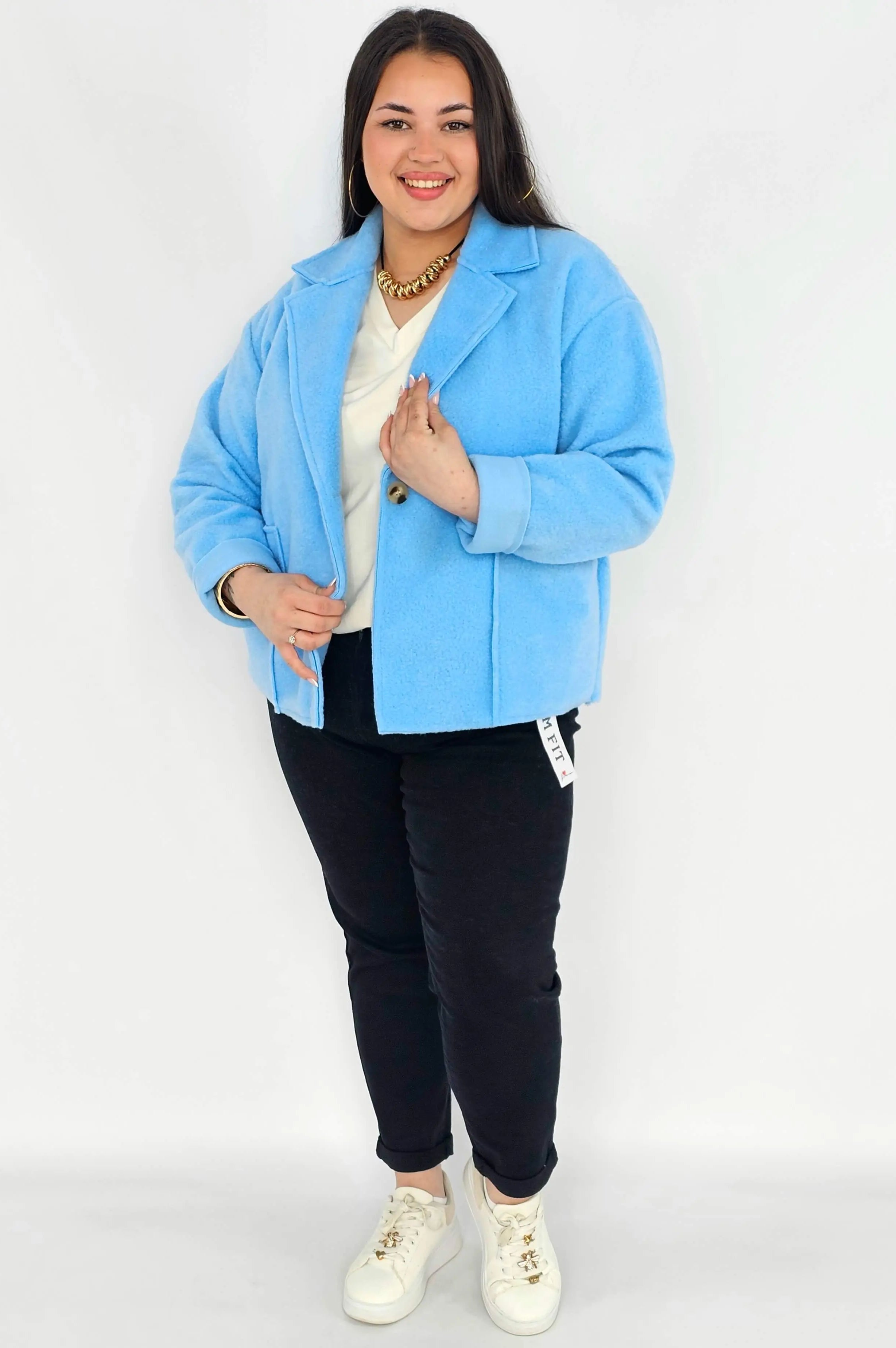 Kurtka plus size o krótkim kroju z kołnierzem i kieszeniami Stylowa XL