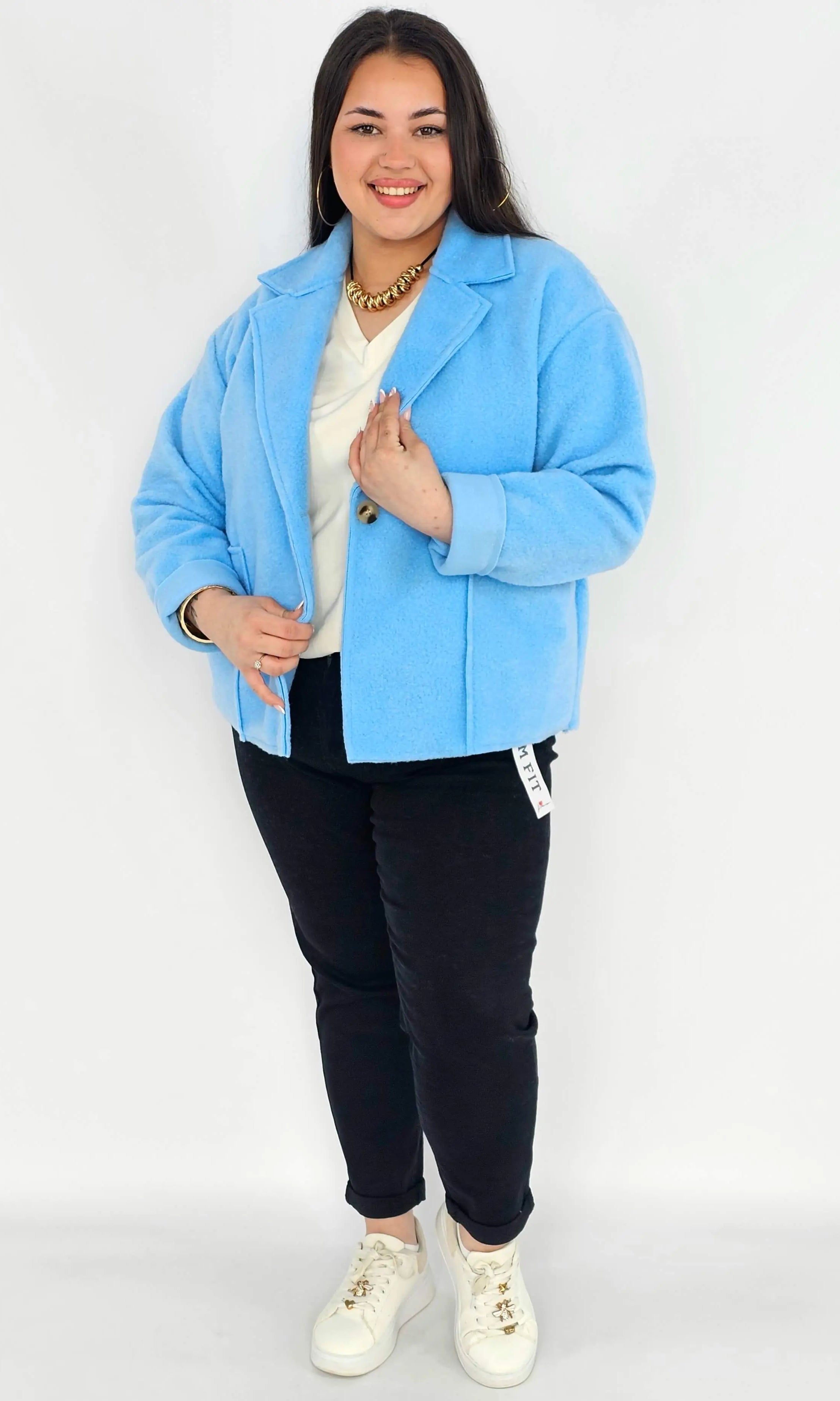 Kurtka plus size o krótkim kroju z kołnierzem i kieszeniami Stylowa XL