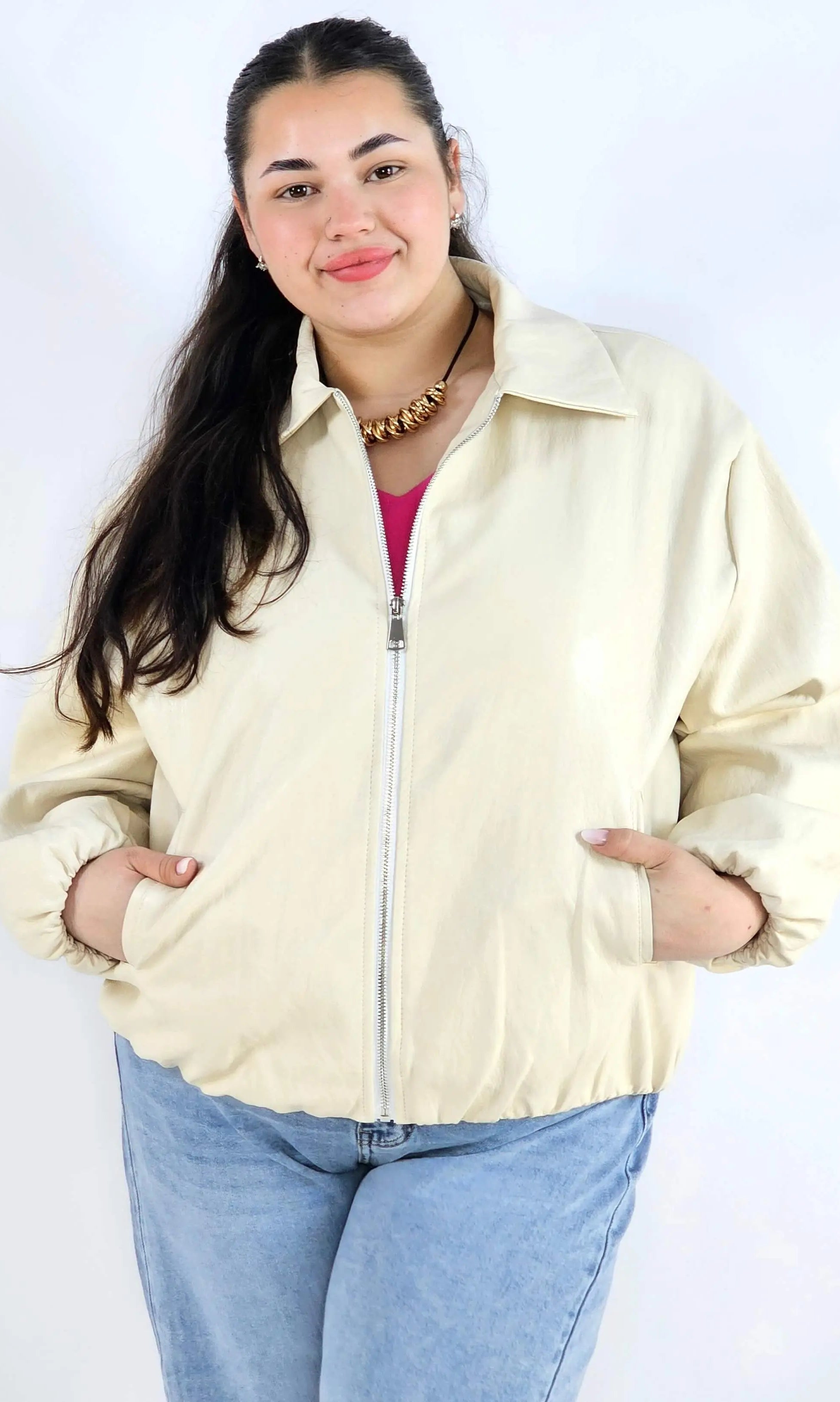 Kurtka plus size oversize z kołnierzem – miejska elegancja w nowoczesnym wydaniu Stylowa XL