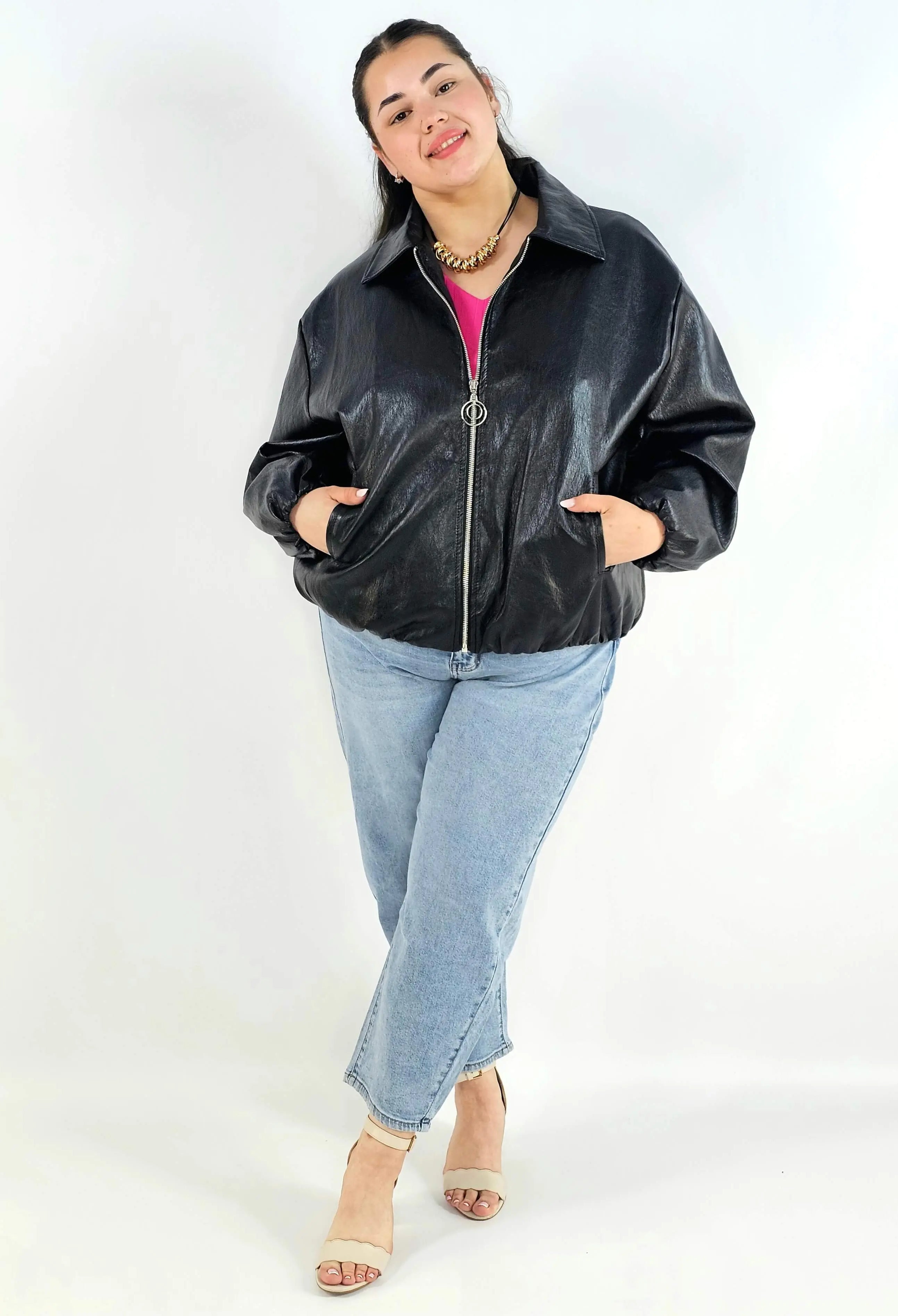 Kurtka plus size oversize z kołnierzem – miejska elegancja w nowoczesnym wydaniu Stylowa XL