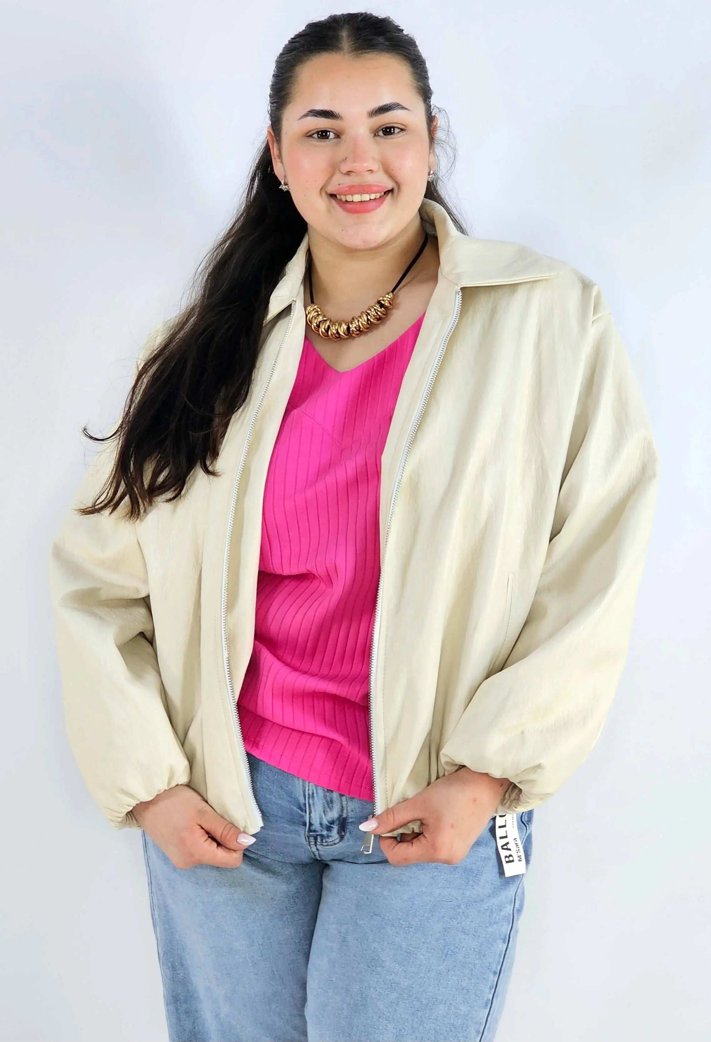 Kurtka plus size oversize z kołnierzem – miejska elegancja w nowoczesnym wydaniu Stylowa XL
