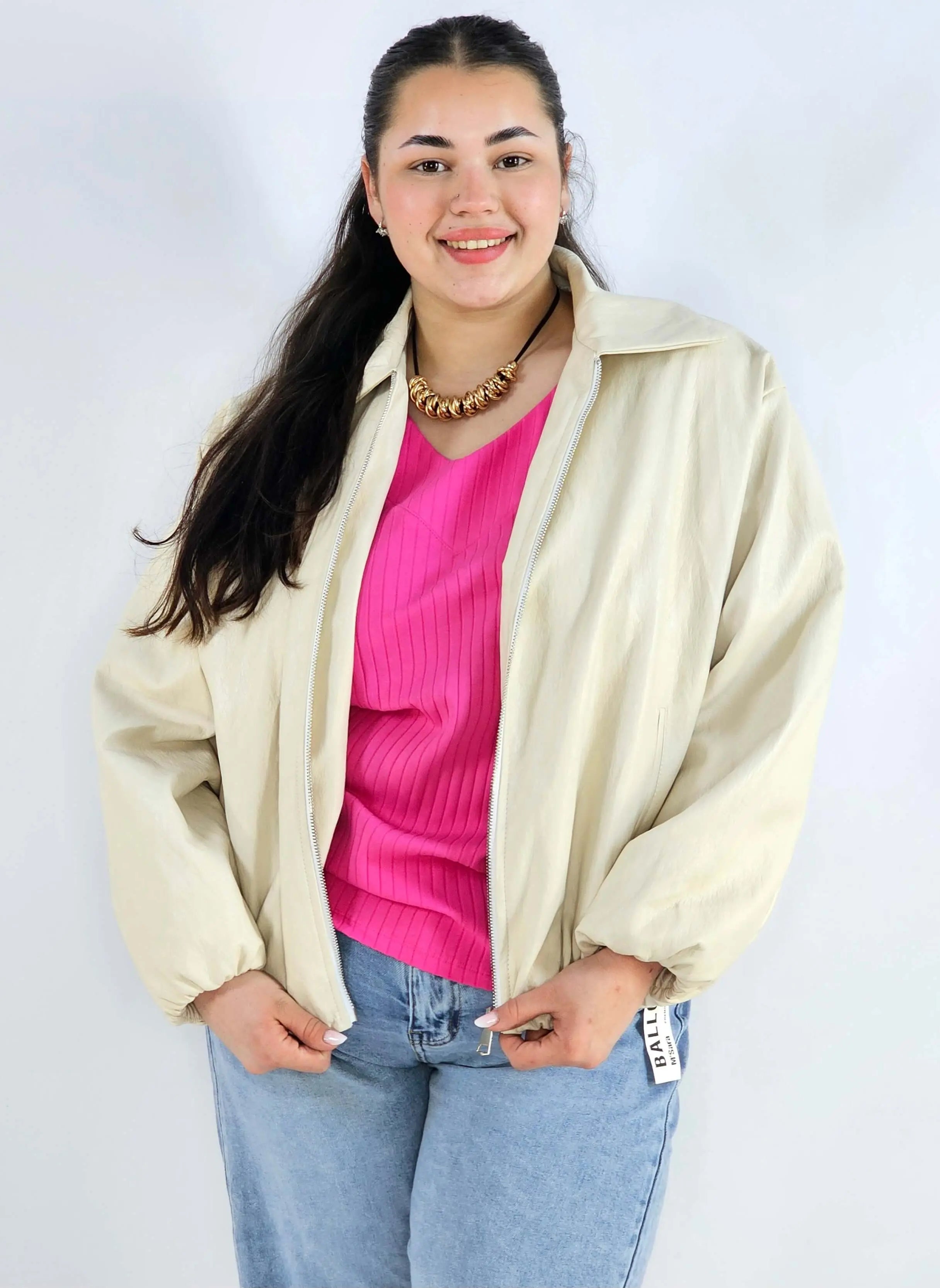 Kurtka plus size oversize z kołnierzem – miejska elegancja w nowoczesnym wydaniu Stylowa XL