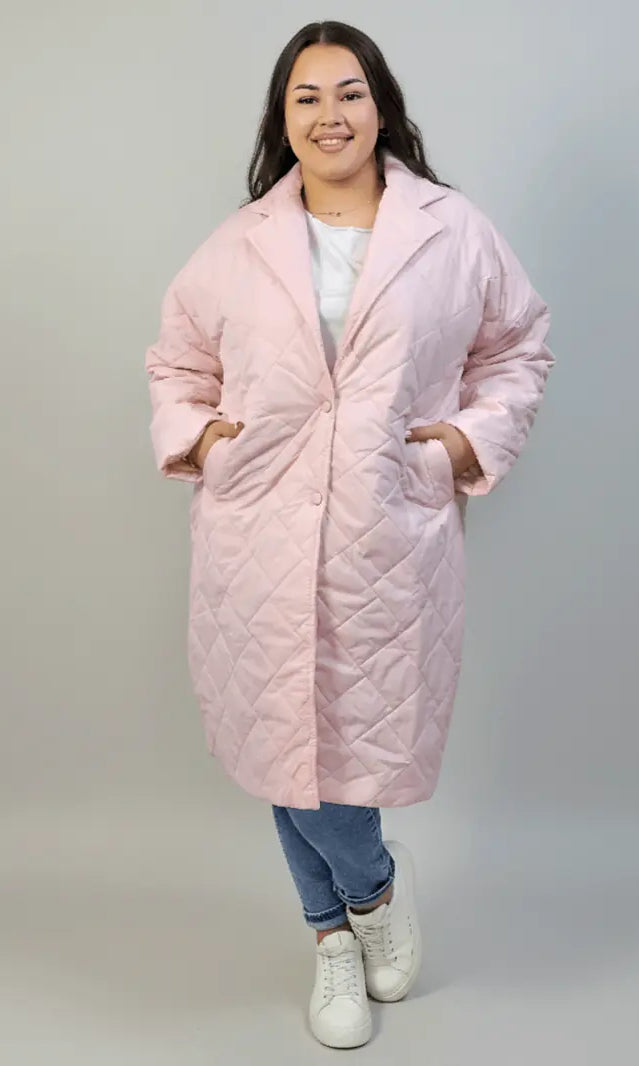 Kurtka plus size pikowana z dłuższym fasonem i kieszeniami Stylowa XL