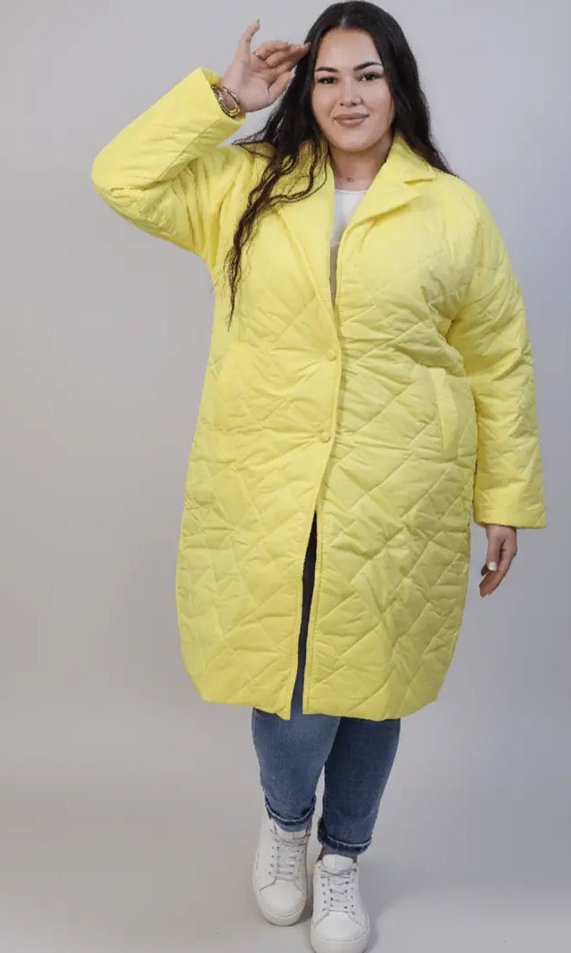 Kurtka plus size pikowana z dłuższym fasonem i kieszeniami Stylowa XL