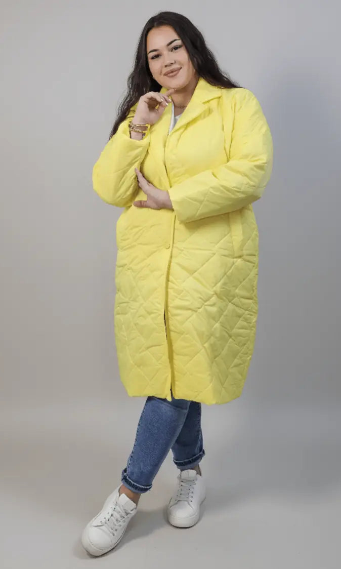 Kurtka plus size pikowana z dłuższym fasonem i kieszeniami Stylowa XL