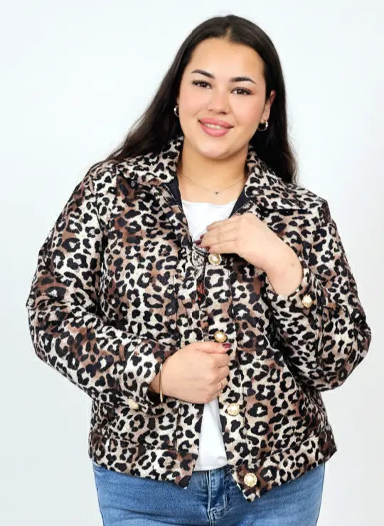 Kurtka plus size w panterkę – modny fason XXL z guzikami Stylowa XL