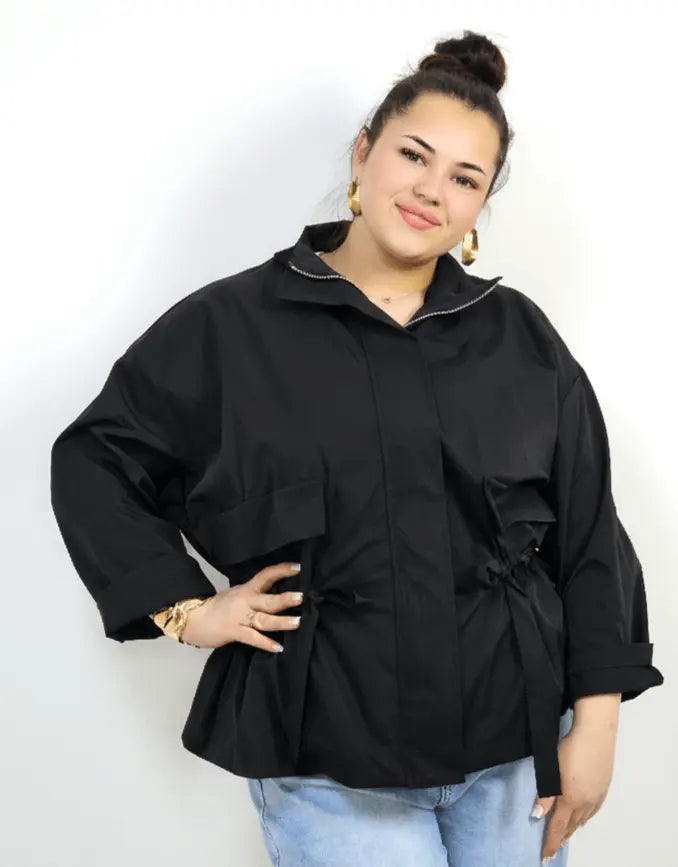 Kurtka plus size z kołnierzem, zamkiem i troczkami w talii Stylowa XL
