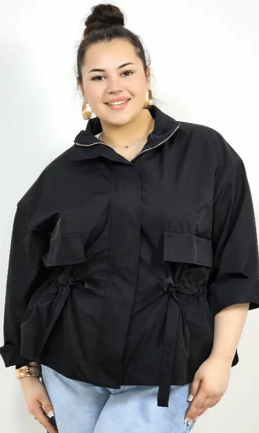 Kurtka plus size z kołnierzem, zamkiem i troczkami w talii Stylowa XL