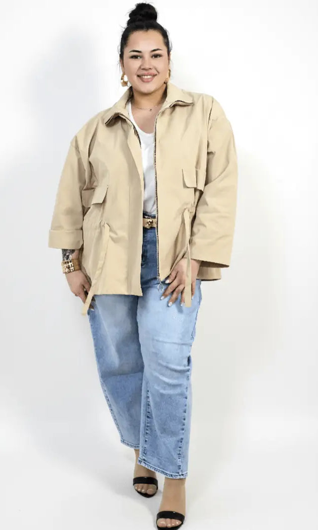 Kurtka plus size z kołnierzem, zamkiem i troczkami w talii Stylowa XL